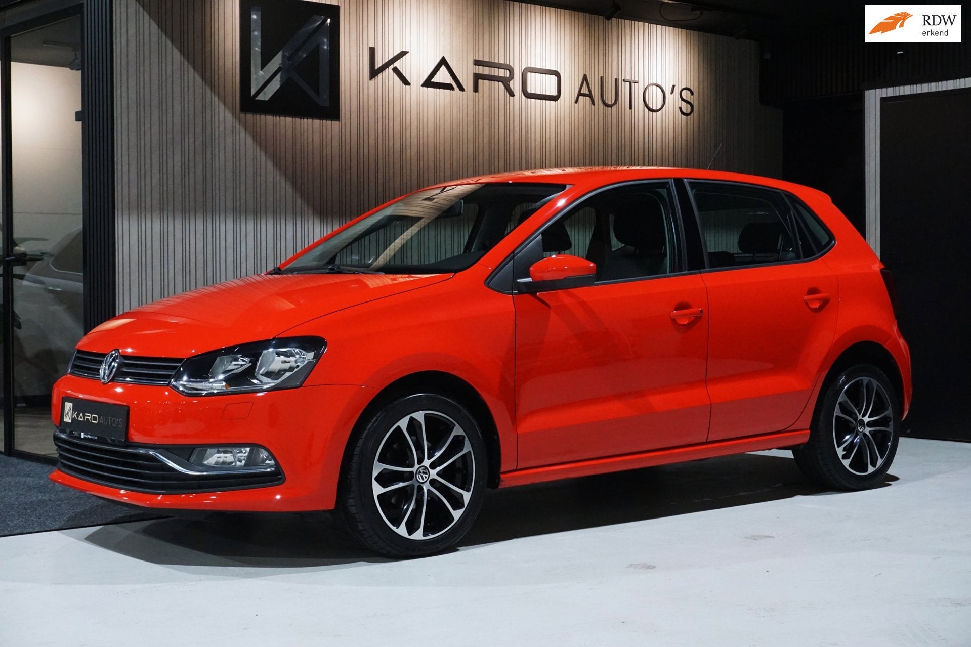 Volkswagen Polo 1.2 TSI Comf Carplay Nav Airco Stoelv 1e Eig, Auto's, Stof, Gebruikt, Zwart, 4 cilinders
