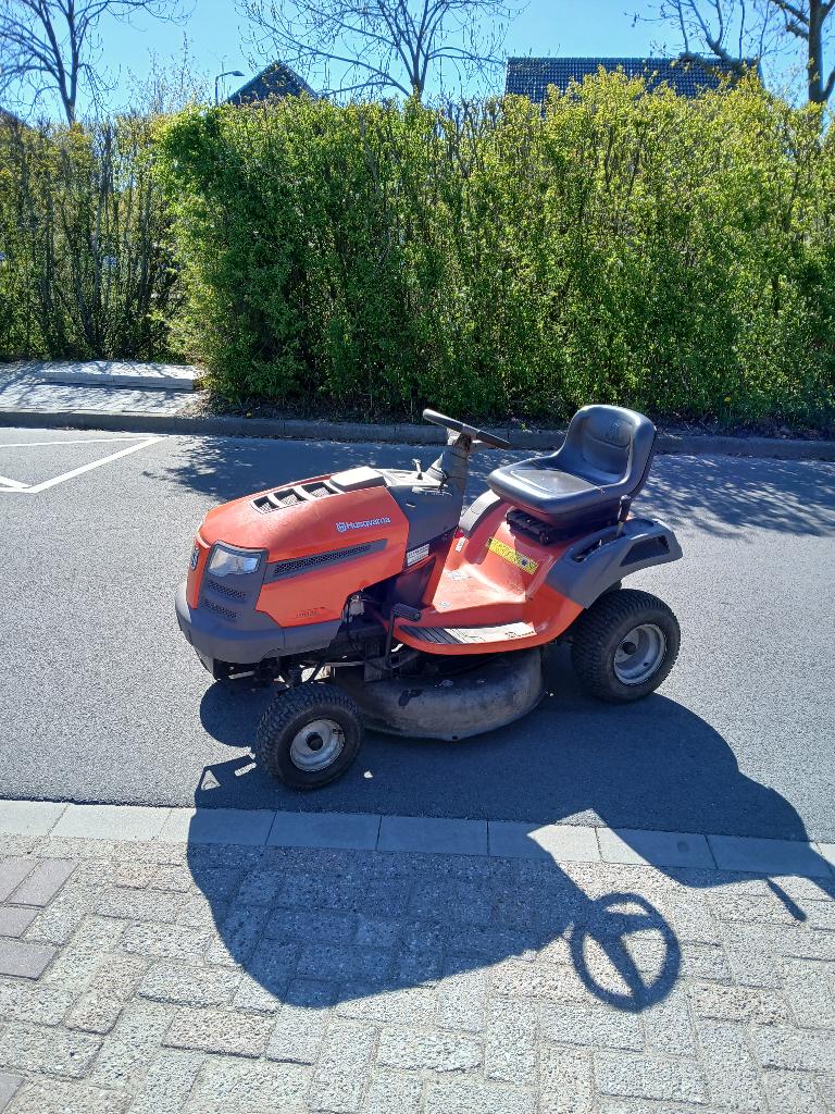 Husqvarna LTH126 Zitmaaier, Ophalen, Cirkelmaaier, Gebruikt, Benzine-grasmaaier