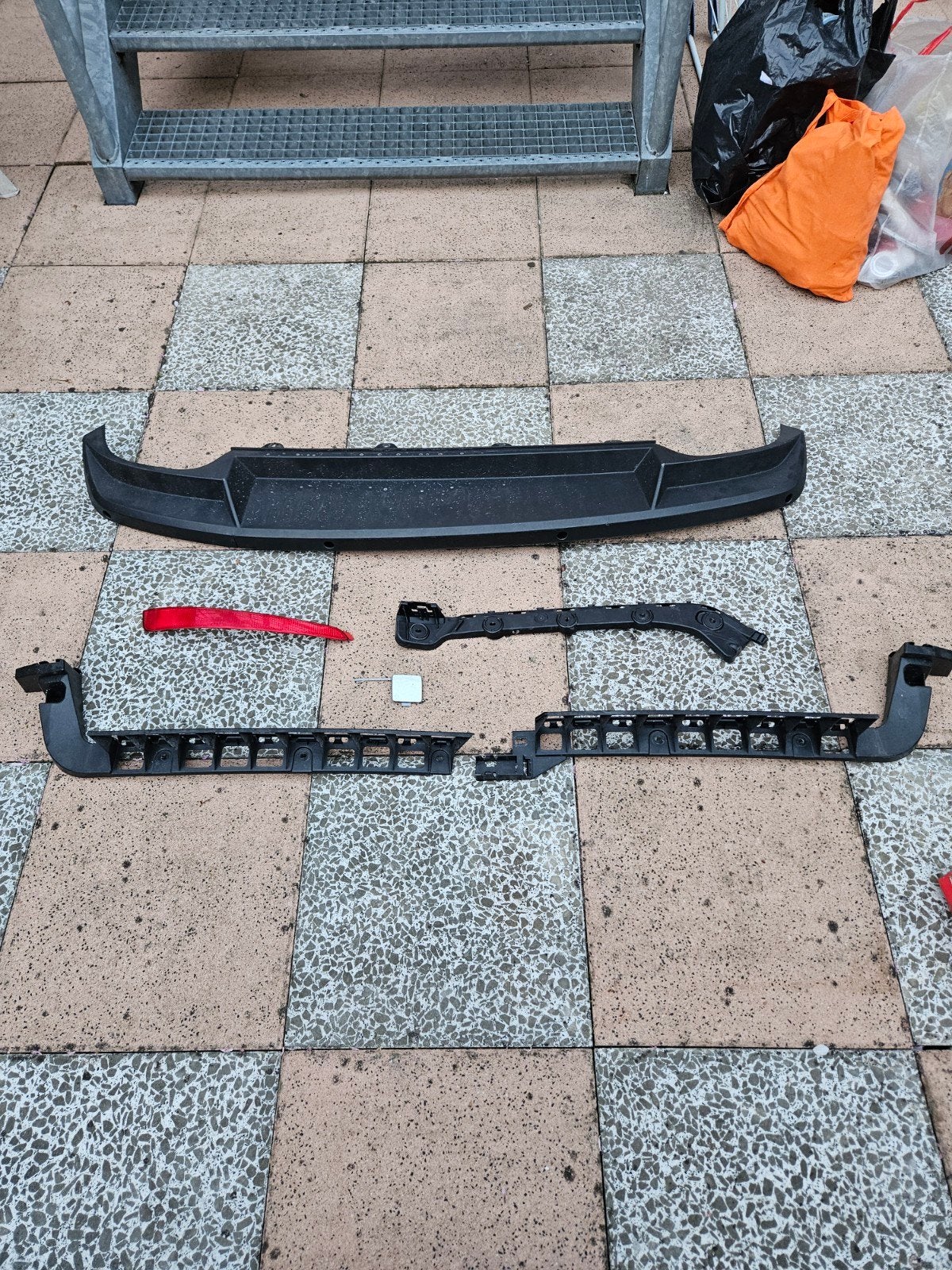 Bumperonderdelen - Achterbumper diffuser en bevestiging, Ophalen, Gebruikt, Bumper, Achter