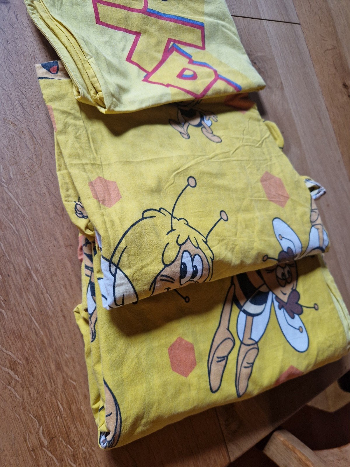 MAJA DE BIJ 💛 DEKBEDOVERTREK MET HOESLAKEN STUDIO 100, Jongetje of Meisje, Ophalen of Verzenden, Geel, Dekbedovertrek
