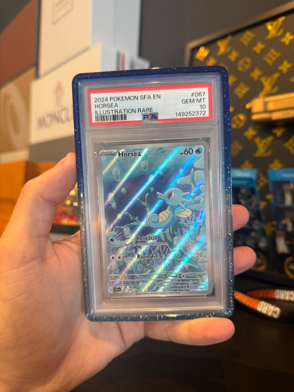Horsea SFA 067 PSA 10, Ophalen of Verzenden, Nieuw, Losse kaart, Foil