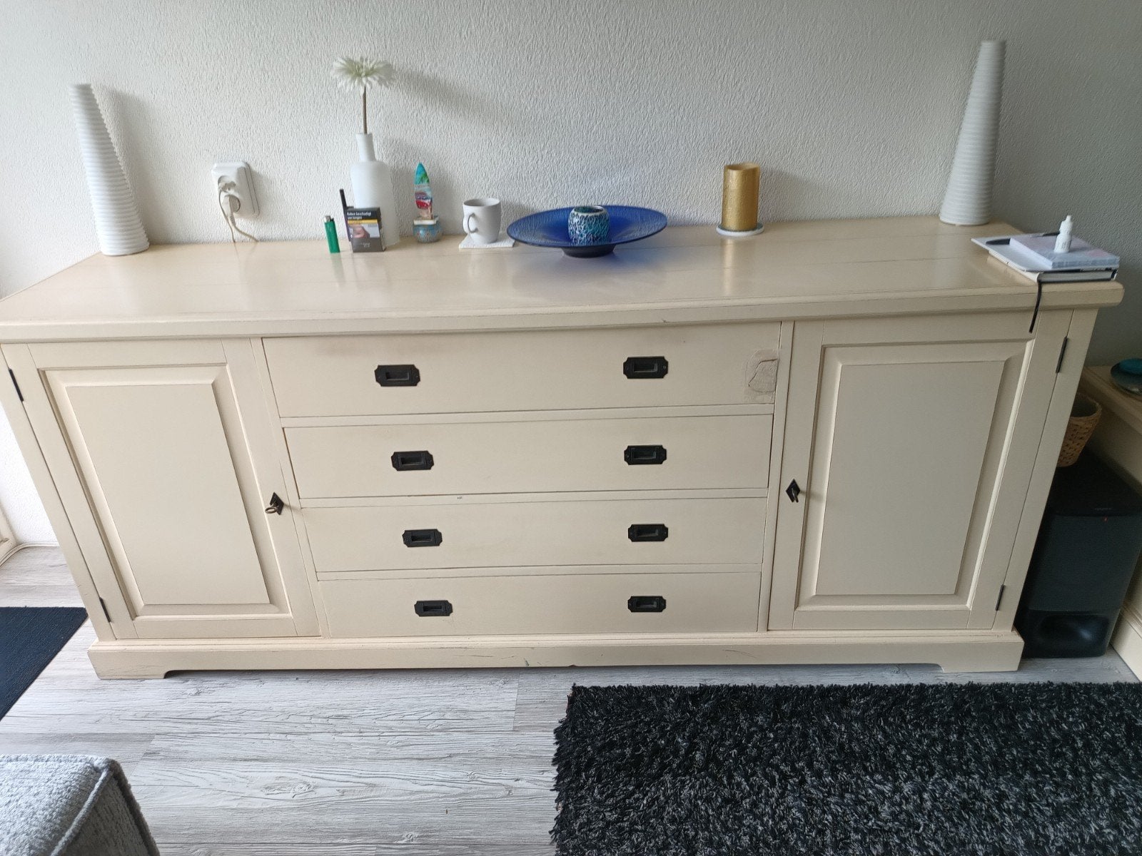 GRATIS! Beige kleurig dressoir, Ophalen, Gebruikt, 25 tot 50 cm, 150 tot 200 cm