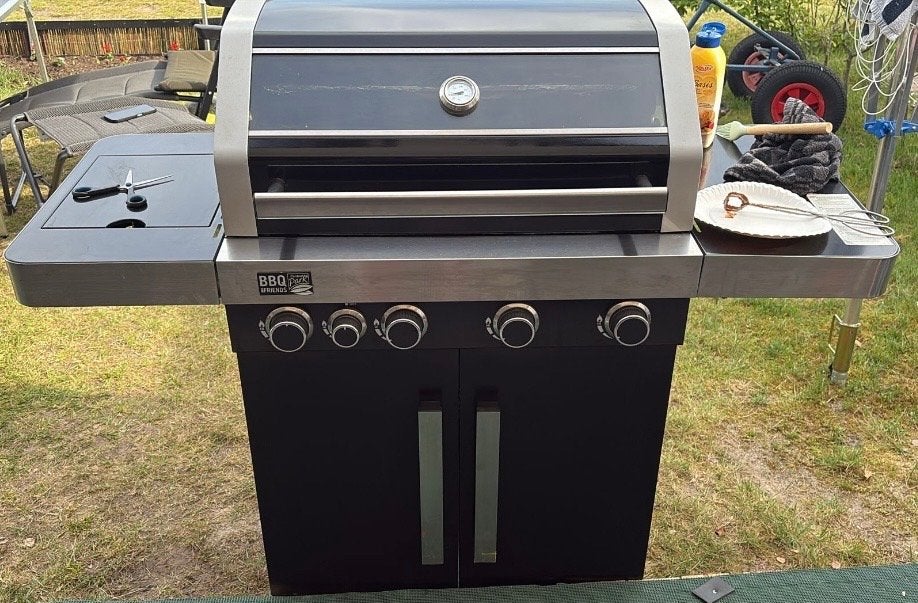 BBQ Gasbarbecue met 4 branders en zijbrander, Ophalen, Gebruikt