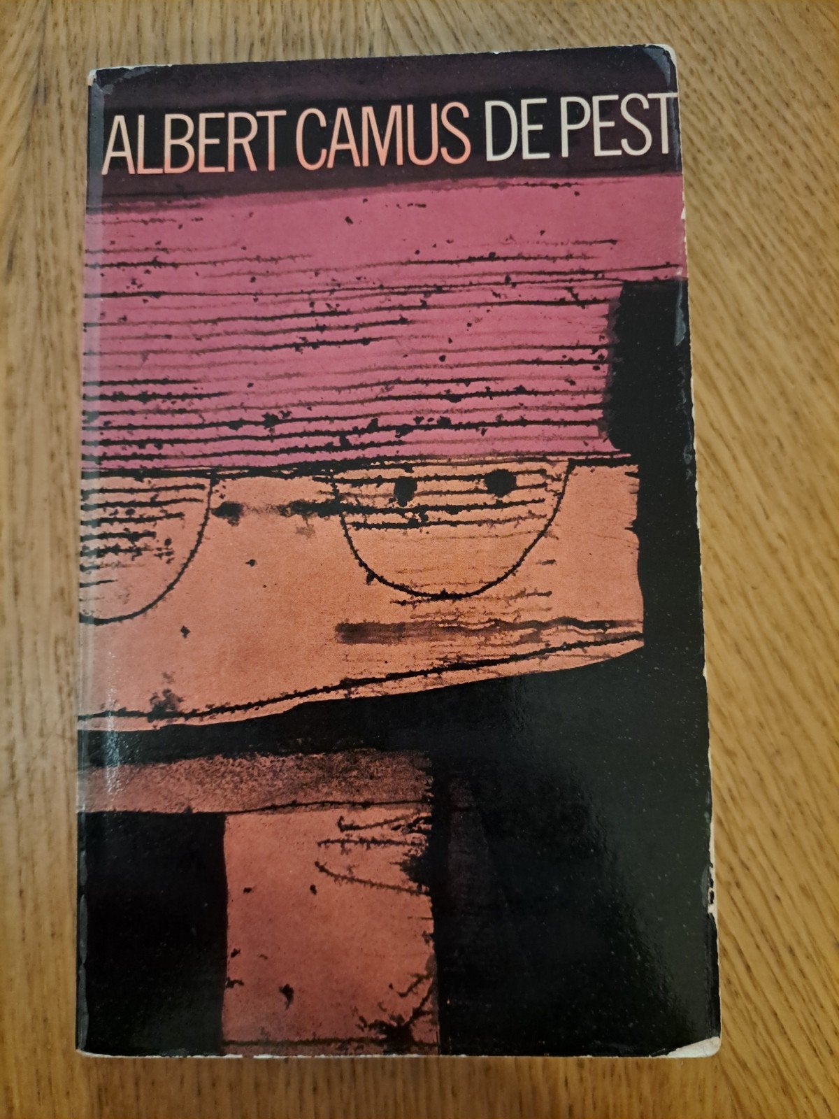 Albert Camus - De Pest (Paperback), Ophalen of Verzenden, Gelezen, Albert Camus, Europa overig