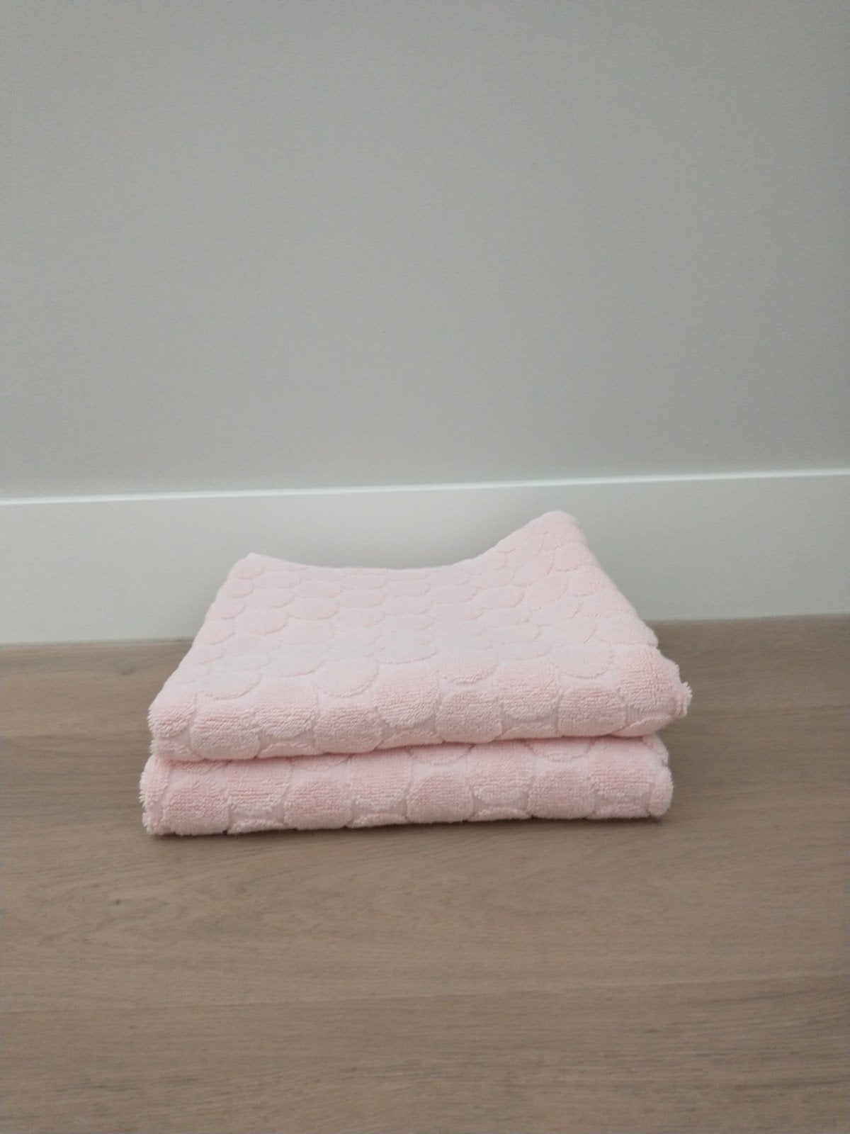 2 nieuwe roze Hema handdoeken 50x100, Overige merken, Handdoek, Nieuw, Ophalen of Verzenden