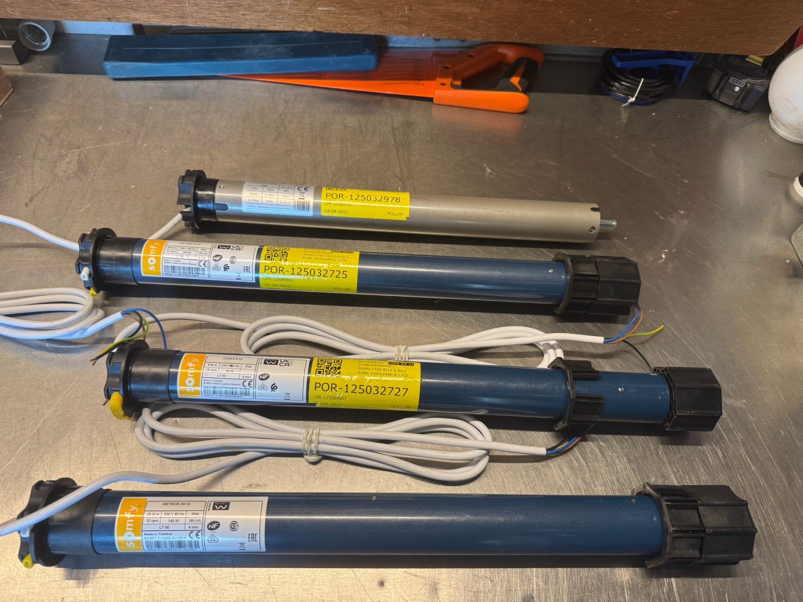 4 rolluiken moters elektrisch, Doe-het-zelf en Verbouw, Rolluiken, Ophalen of Verzenden, Zo goed als nieuw, Wit, 200 cm of meer