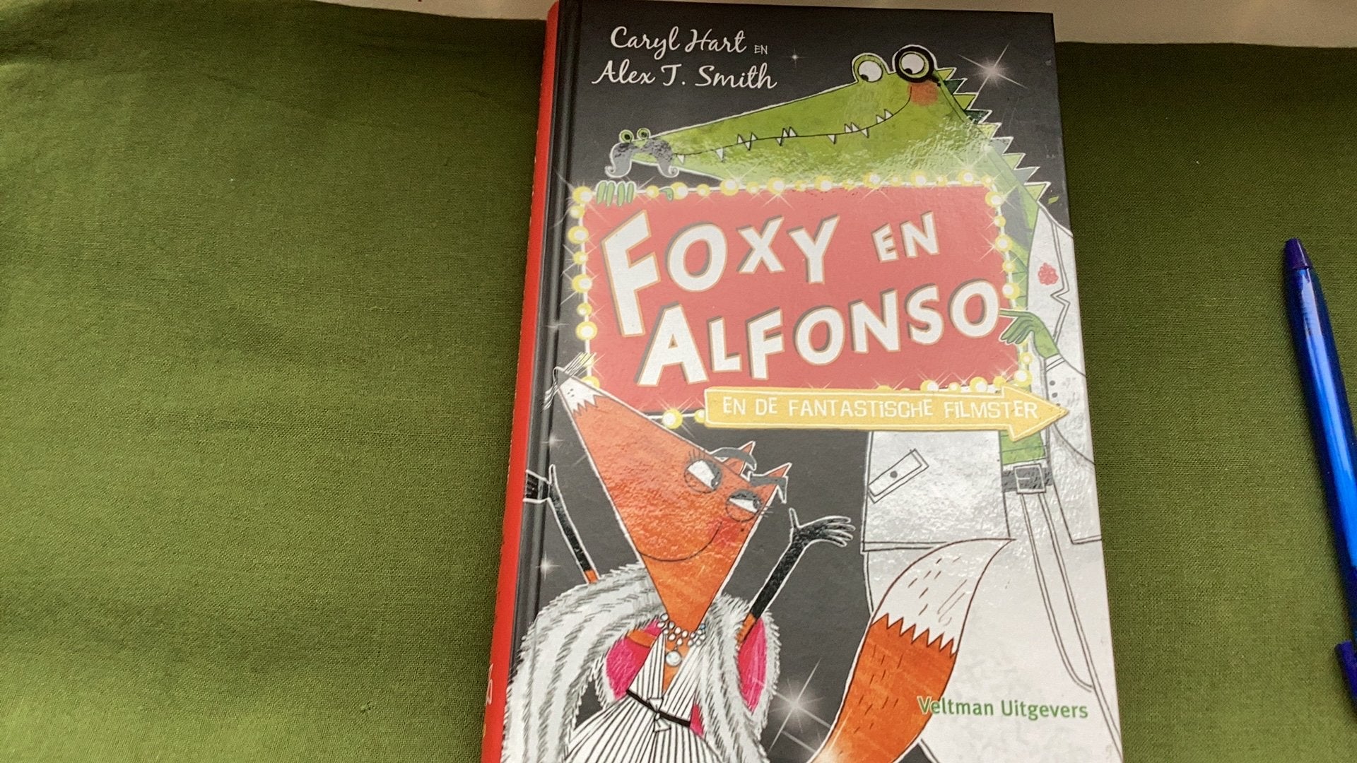 Caryl Hart - Foxy en Alfonso en de fantastische filmster. 7+, Boeken, Fictie algemeen, Ophalen of Verzenden, Zo goed als nieuw