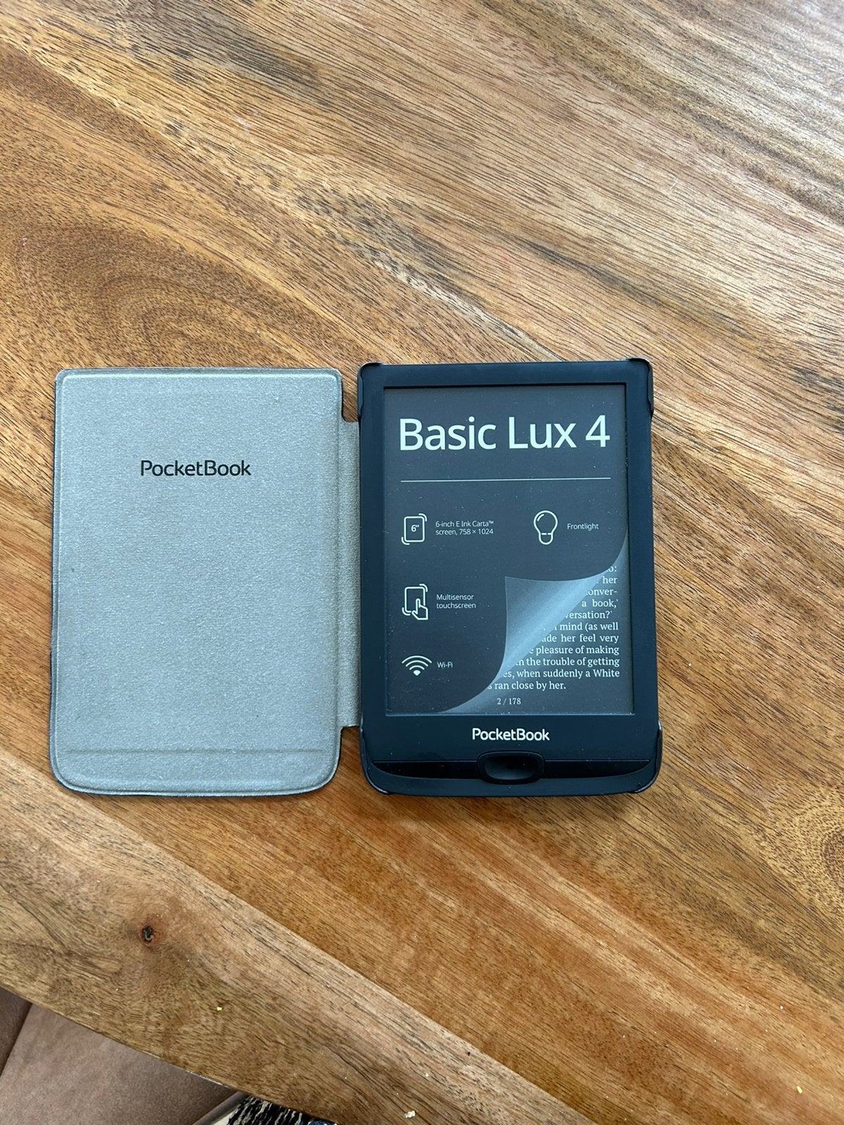 PocketBook Basic Lux 4 e-reader met hoes en 2 boeken, Computers en Software, E-readers, Ophalen of Verzenden, Zo goed als nieuw