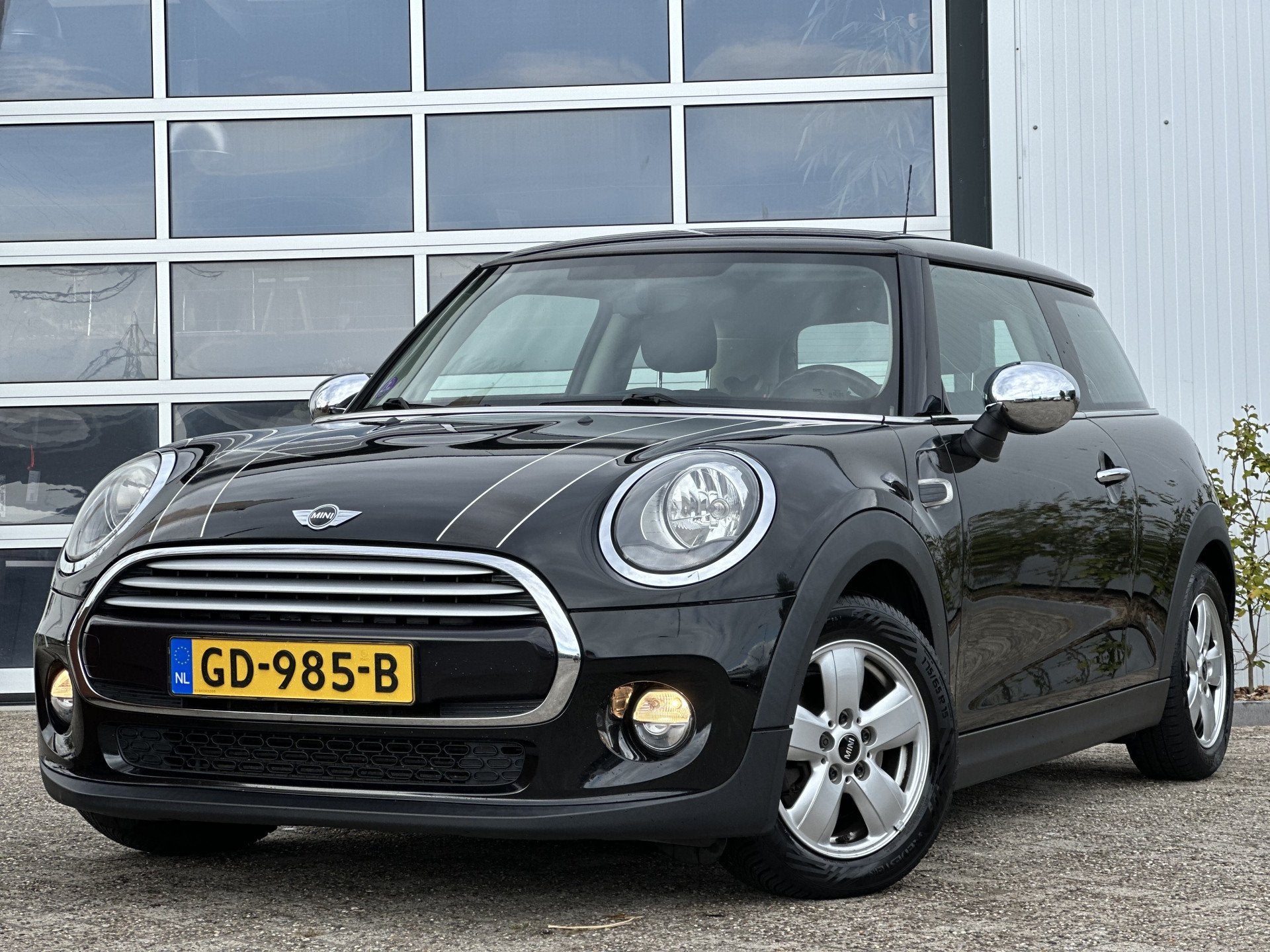 MINI Mini 1.5 Cooper Business 136PK | Airco | Bluetooth | Cr, Auto's, Voorwielaandrijving, Gebruikt, 4 stoelen, Start-stop-systeem