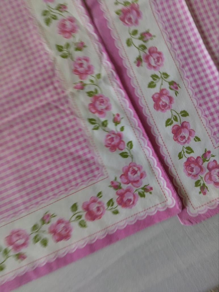 Vintage kussenslopen met rozenprint, Ophalen of Verzenden, Gebruikt, Roze, Vierkant