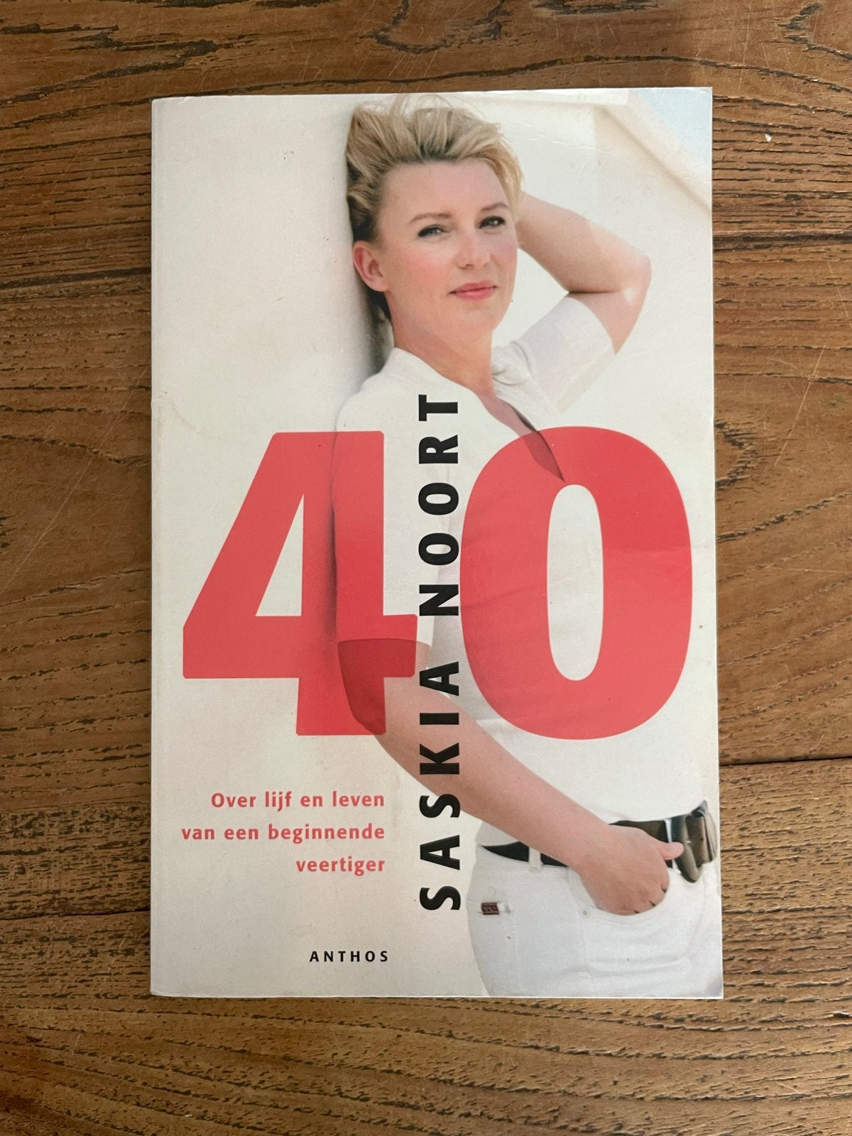 Boek: 40 - Over lijf en leven van een beginnende veertiger, Ophalen of Verzenden, Gelezen