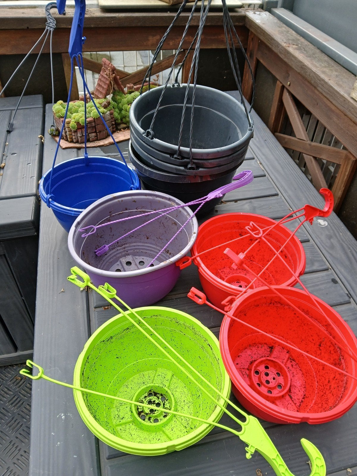 gratis, diverse hangpotten voor bloemen en planten, Ophalen, Kunststof, Gebruikt, Minder dan 30 cm