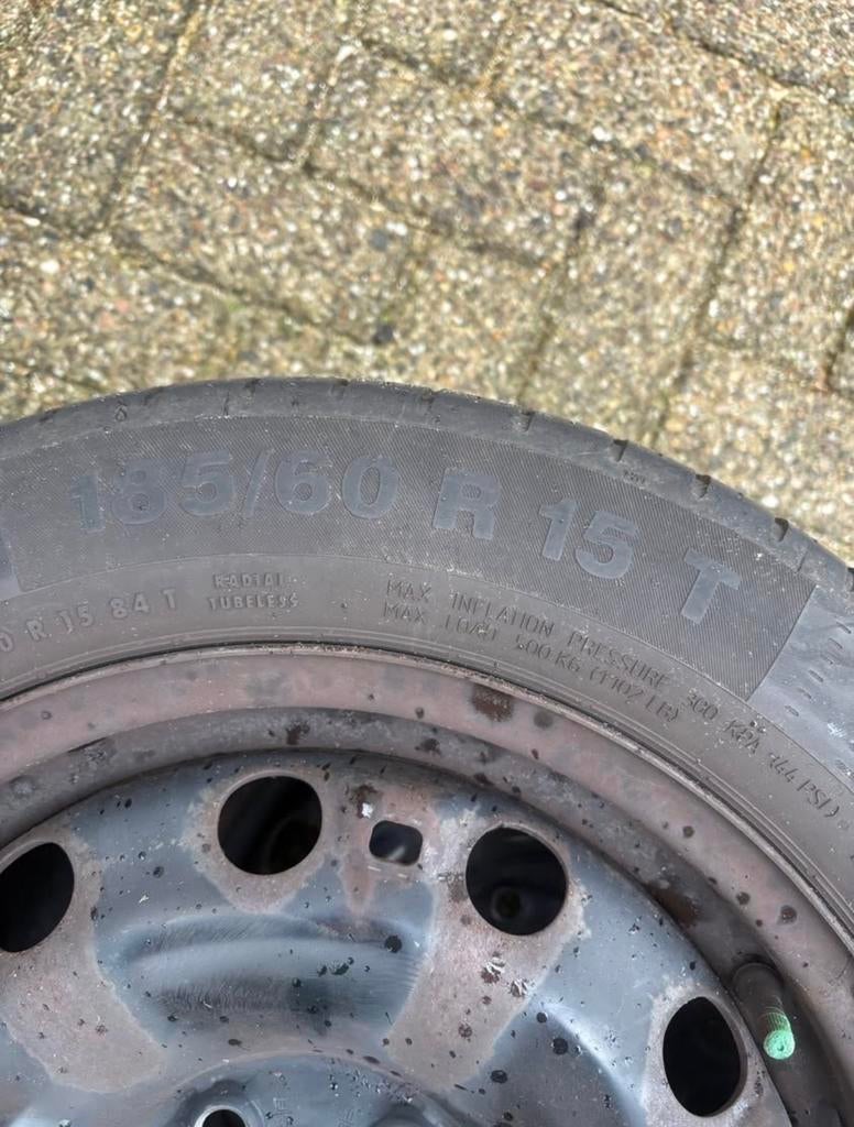 Continental 185/60 R15 T zomerbanden op velg, Ophalen, Gebruikt, 15 inch, Banden en Velgen