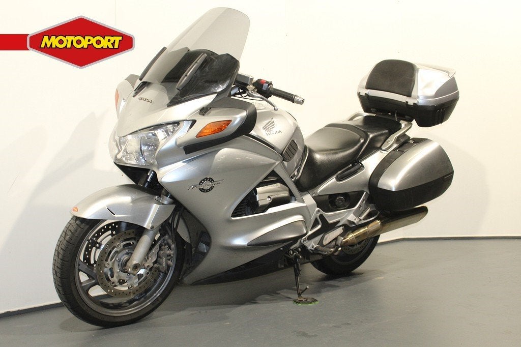 Honda ST 1300 ABS Pan European (bj 2011), Mc.benelux@honda-eu.com, Toermotor, Doornveld 180
B-1731  Zellik, BE, Gebruikt