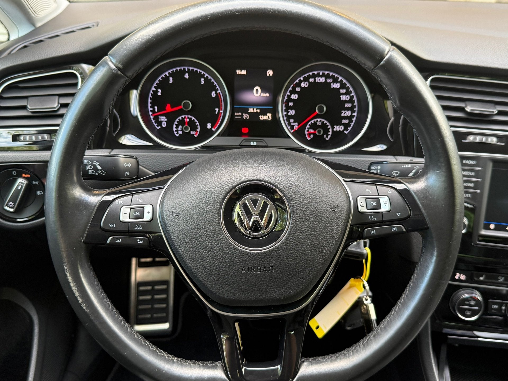 Foto 19 van Volkswagen Golf 1.2 TSI Allstar CRUISE/STOELV/PDC/CLIMA,NAVI