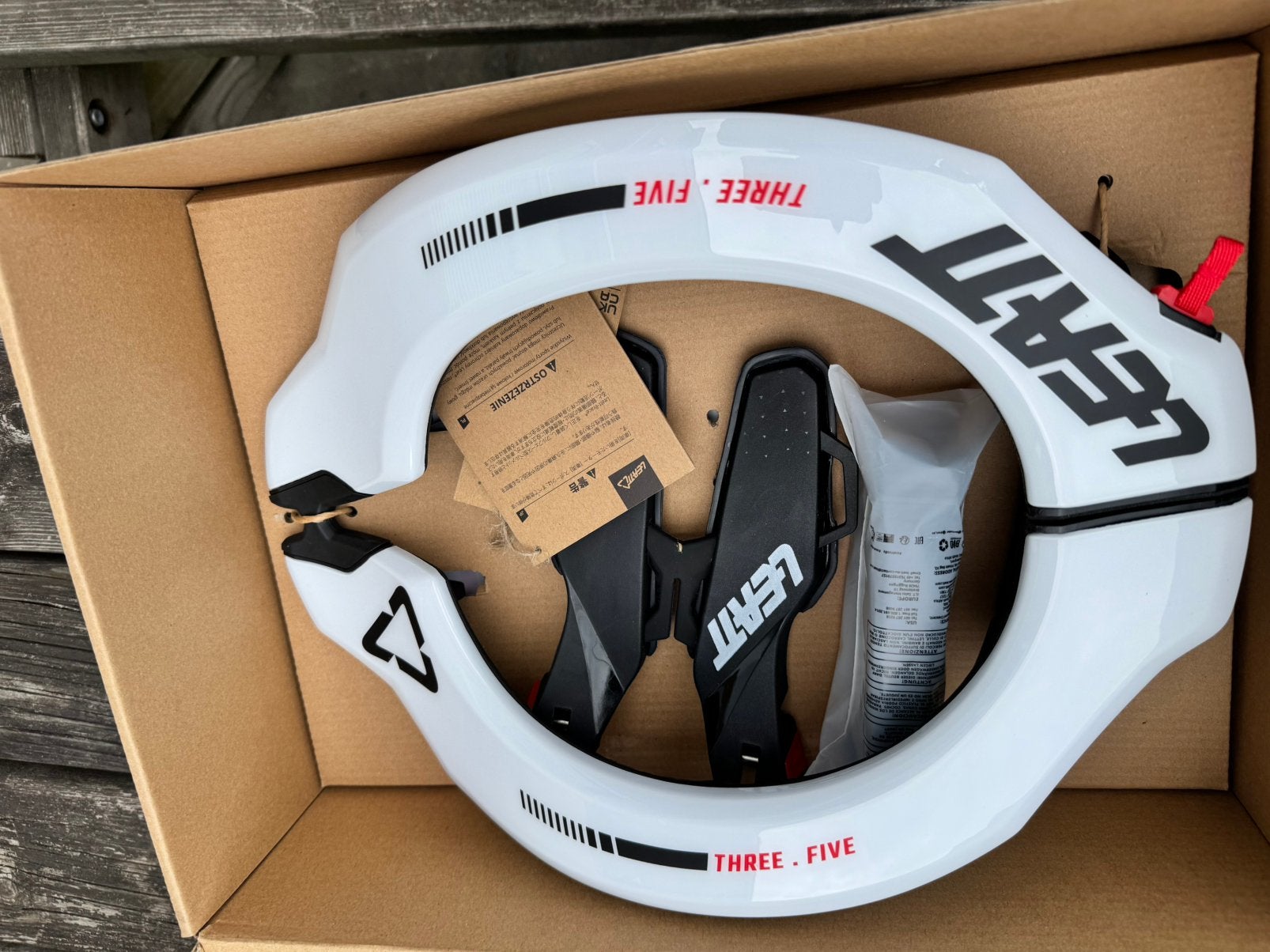 Leatt nekbrace maat l/xl nieuw, Ophalen