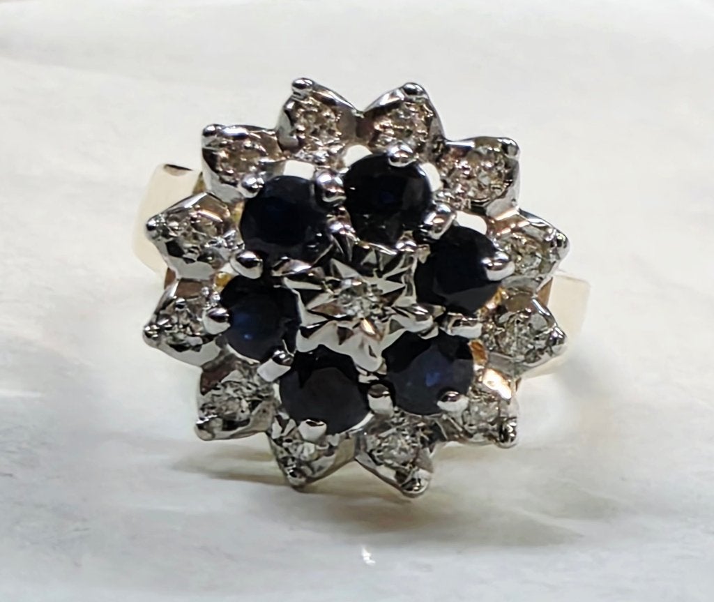 Klassieke gouden ring met saffieren en diamanten, Ophalen of Verzenden, Zo goed als nieuw, 17 tot 18, Met edelsteen