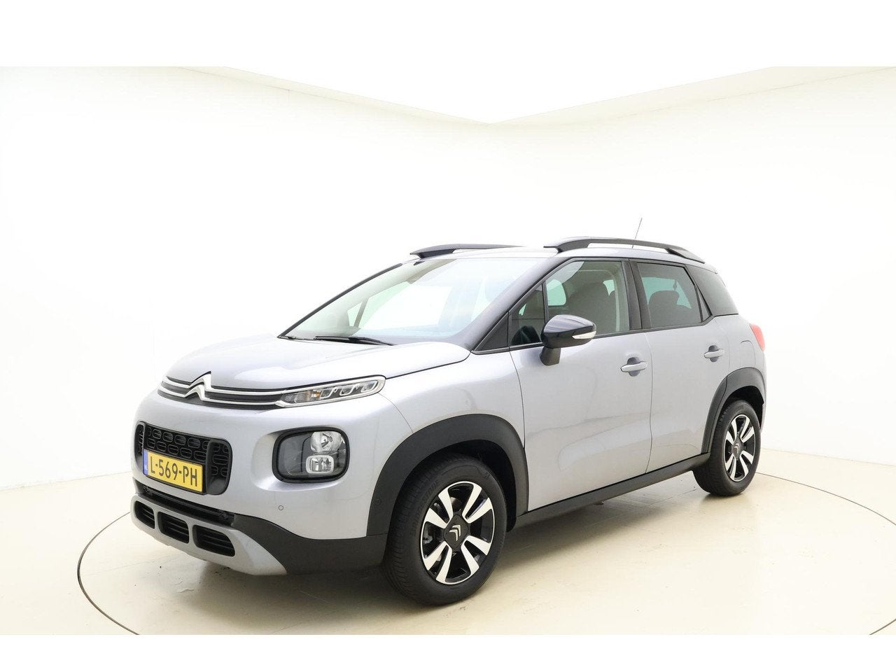Citroën C3 Aircross 1.2 PureTech 110pk Shine | Navigatie |, Gebruikt, 1199 cc, Origineel Nederlands, Bedrijf