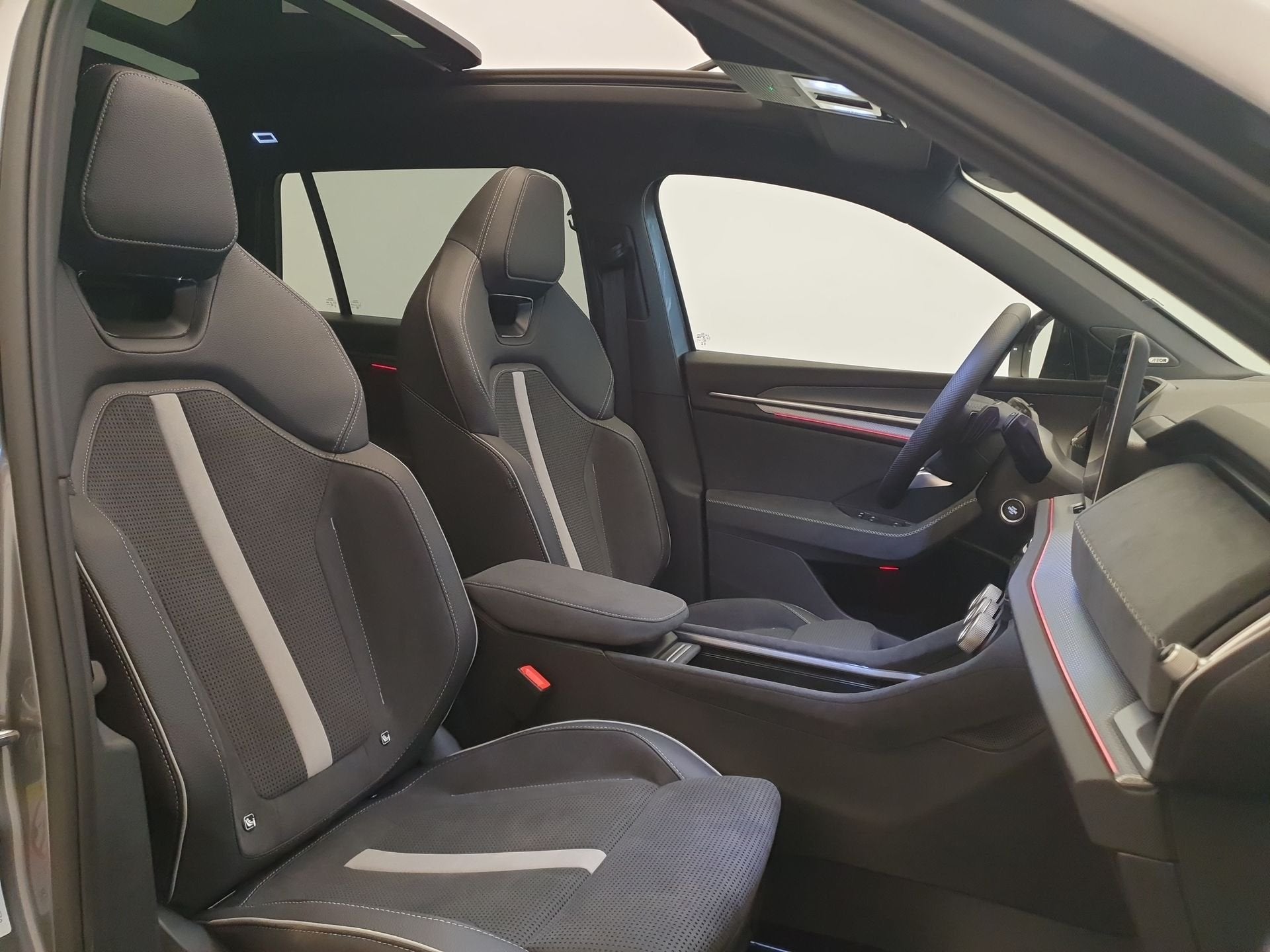 Skoda Kodiaq 1.5 TSI PHEV 204pk DSG/AUT Sportline Business P, Auto's, Skoda, 12 maanden, 1498 cc, Zwart, 4 cilinders