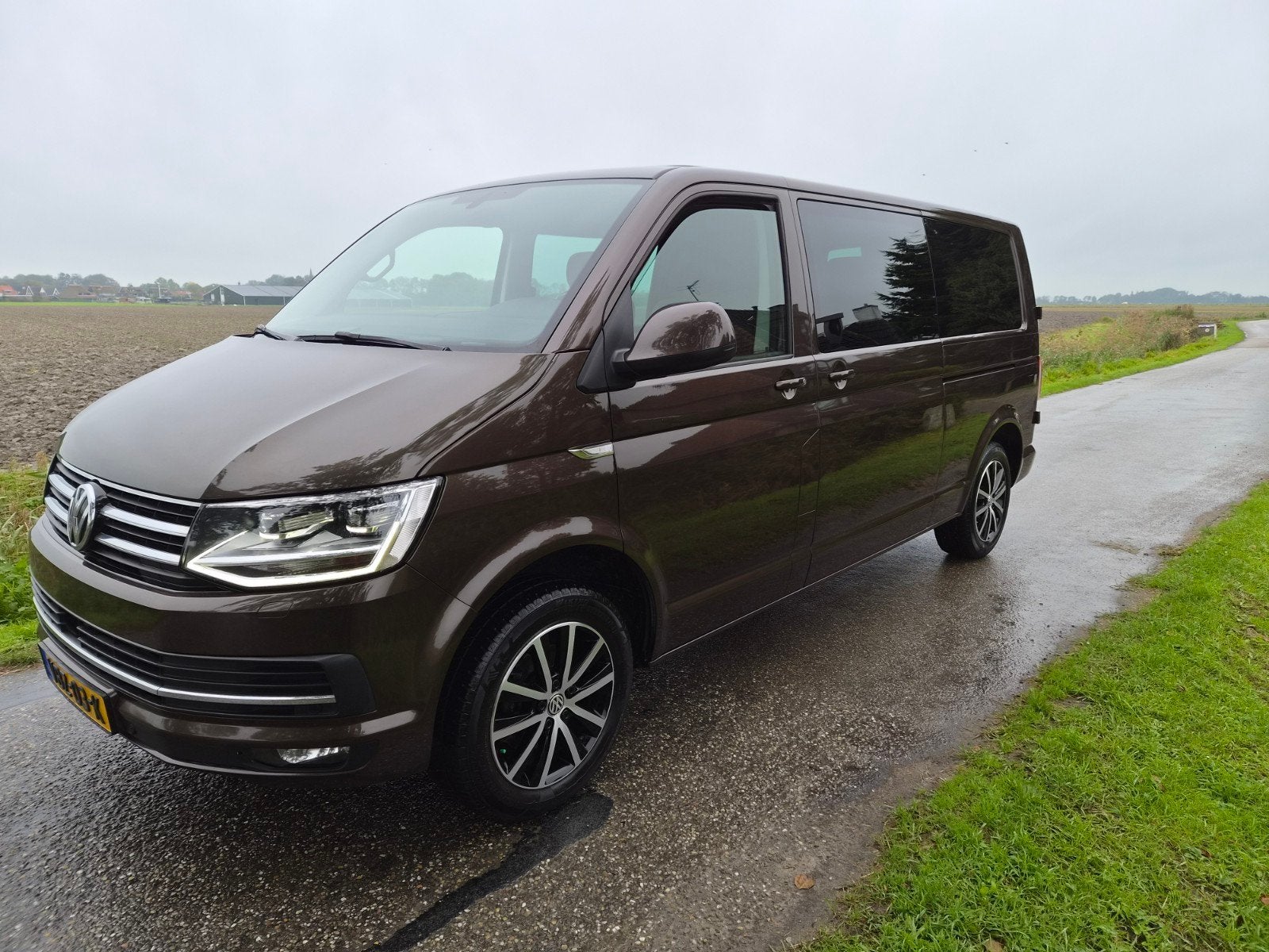 Volkswagen Transporter CDC 2.0 TDI 150pk L2h1 340/2800, Auto's, 4 cilinders, Bruin, Volkswagen, Origineel Nederlands