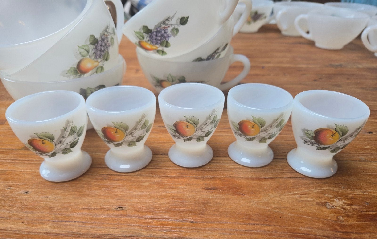 Arcopal France, Servies: 30 delig. Kopjes, Schoteltjes, eier, Overige materialen, Ophalen of Verzenden, Zo goed als nieuw, Overige stijlen