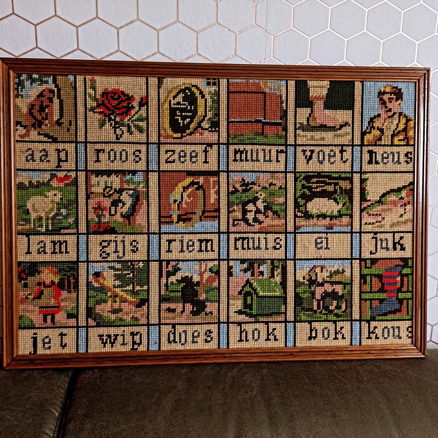 Vintage borduurwerk / kruissteek – ABC schoolplaat, Ophalen of Verzenden
