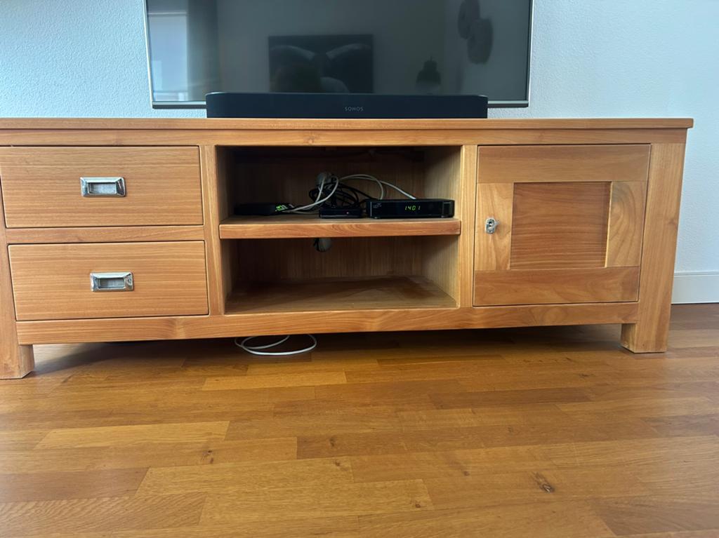 Te koop mooie tv-kast van onbehandeld Teak, Ophalen, 150 tot 200 cm, Teakhout, Zo goed als nieuw
