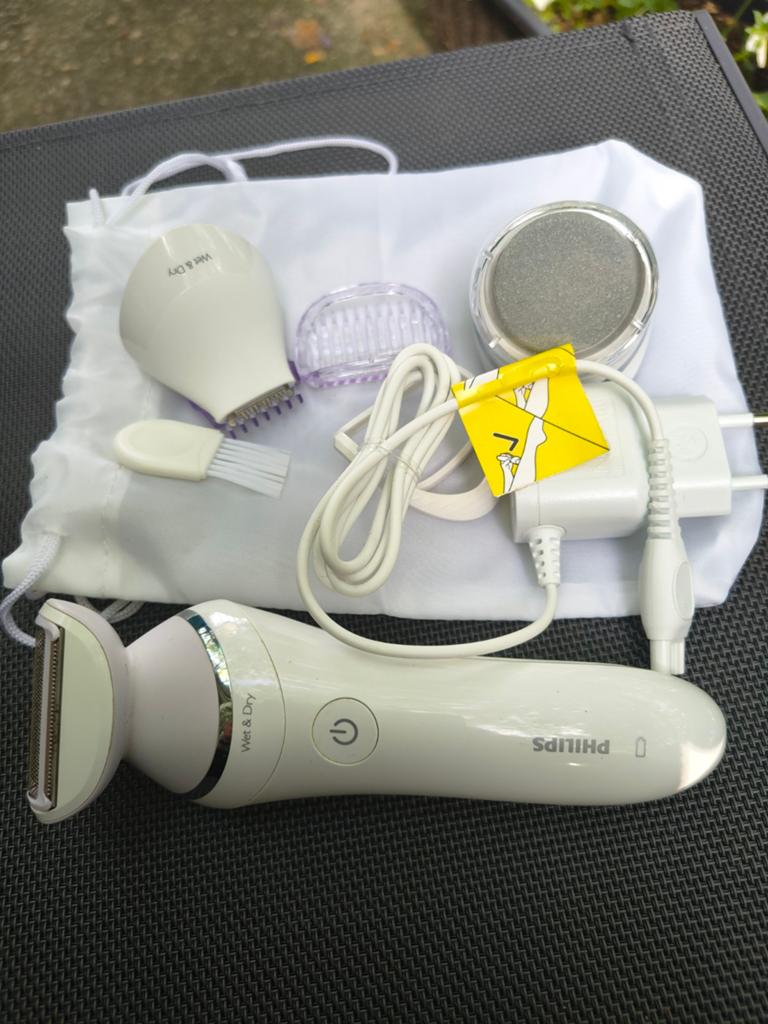 Philips Wet & Dry scheerapparaat met accessoires, Ophalen, Zo goed als nieuw, Scheren en Epileren
