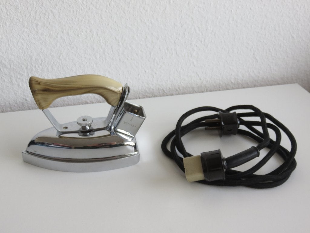 Vintage oud AEG reisstrijkijzer 20210, Ophalen of Verzenden, Niet werkend, Strijkijzer met snoer
