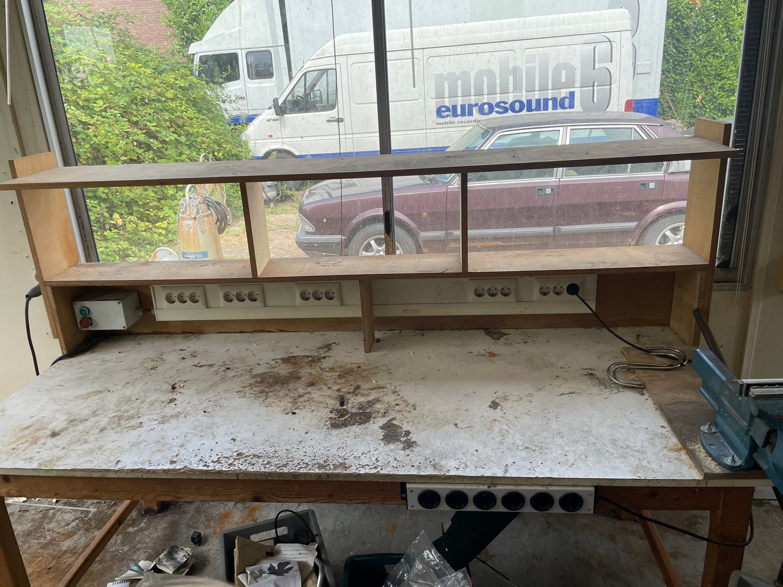 Werktafel, Ophalen