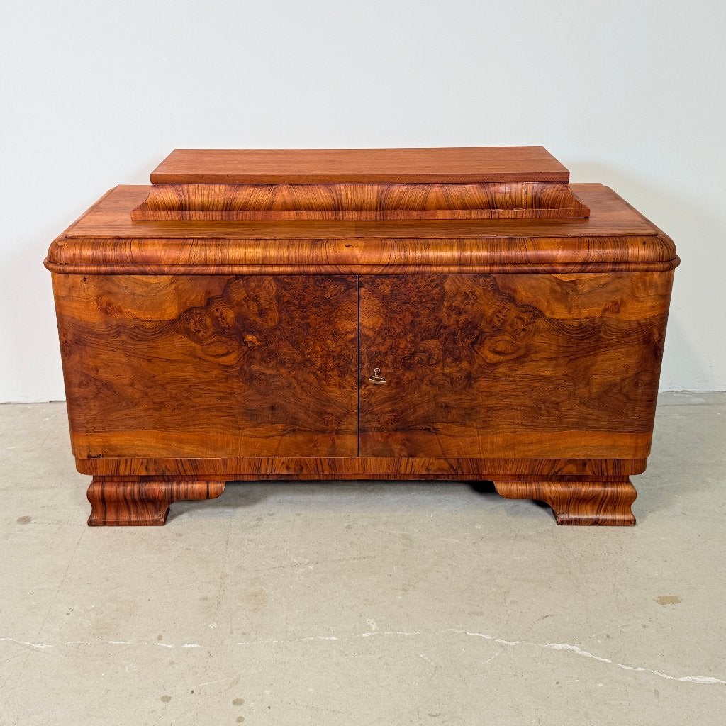 Vintage notenhout kastje in art-deco stijl
