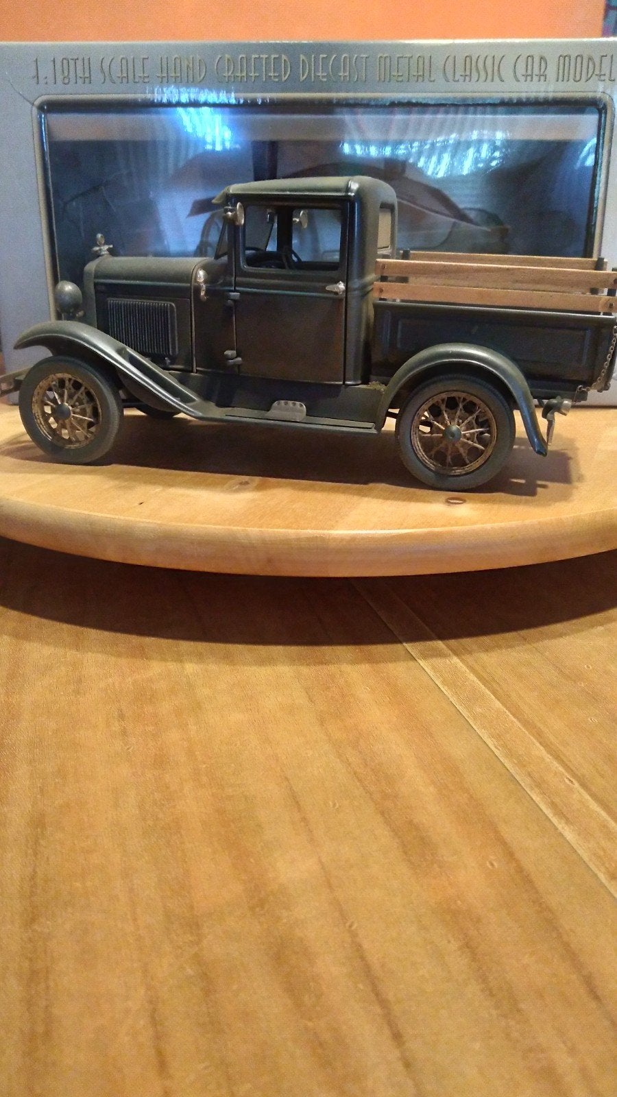 1931 ford model A tudor weathered. Motor city classics., Ophalen of Verzenden, Zo goed als nieuw