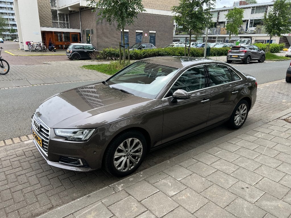 Audi A4 2.0 Tfsi Ultra 140KW S-tron7 2016 Bruin, 1380 kg, Zwart, A4, 75 €/maand