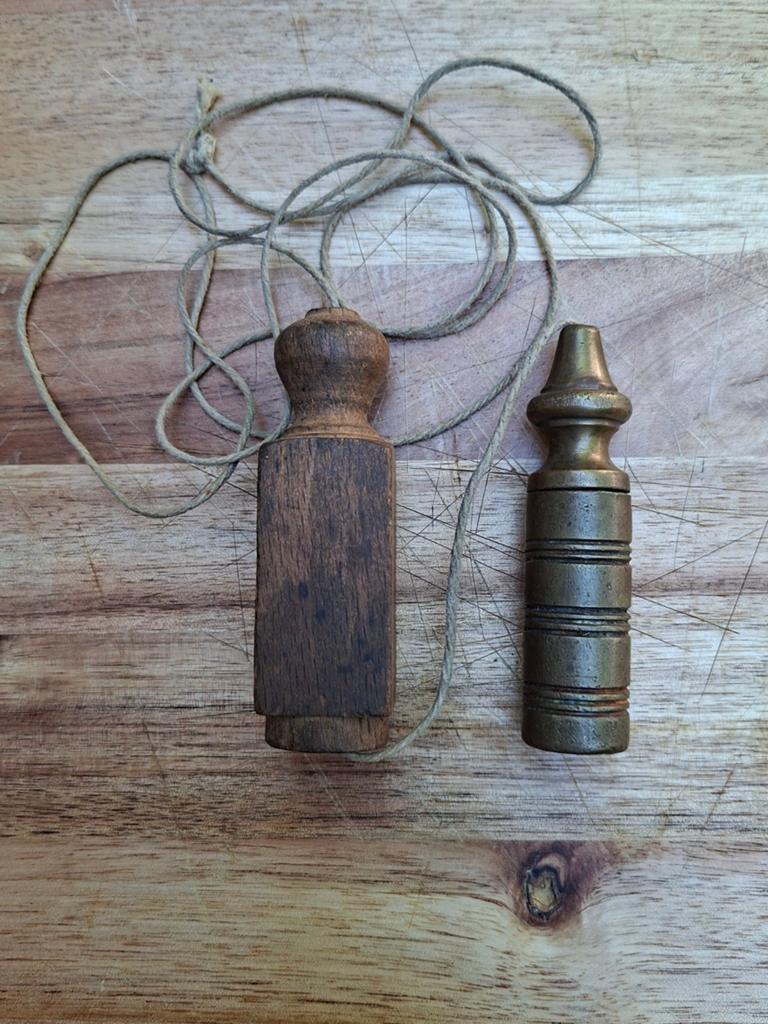 Antiek schietlood met klosje, Ophalen of Verzenden