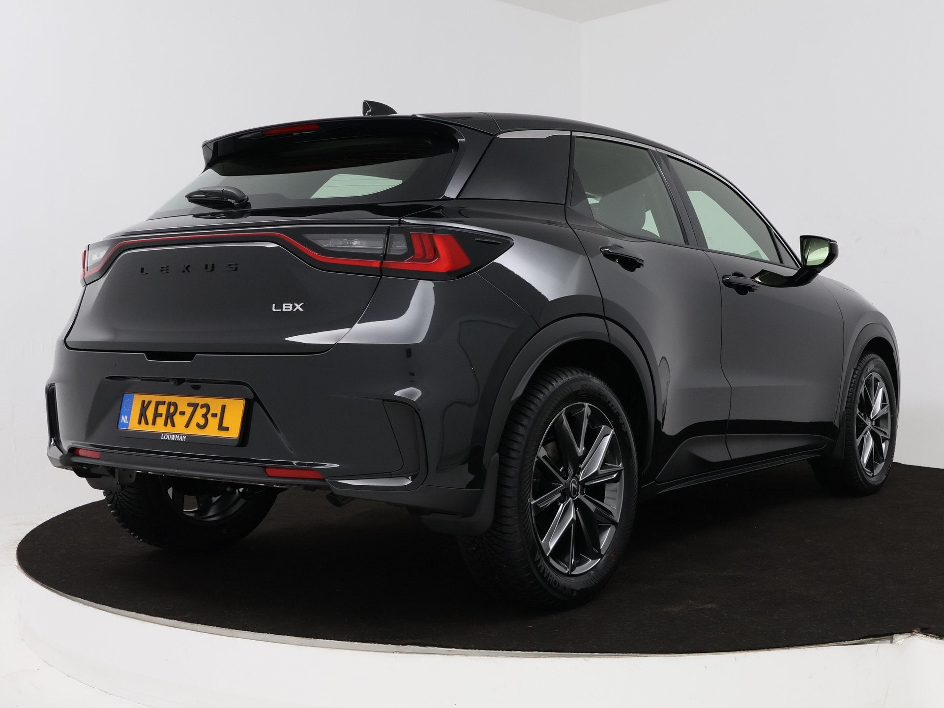 Lexus LBX Elegant 2WD | Navigatie | (bj 2026, automaat), Auto's, 12 maanden, 136 pk, Zwart, Bedrijf