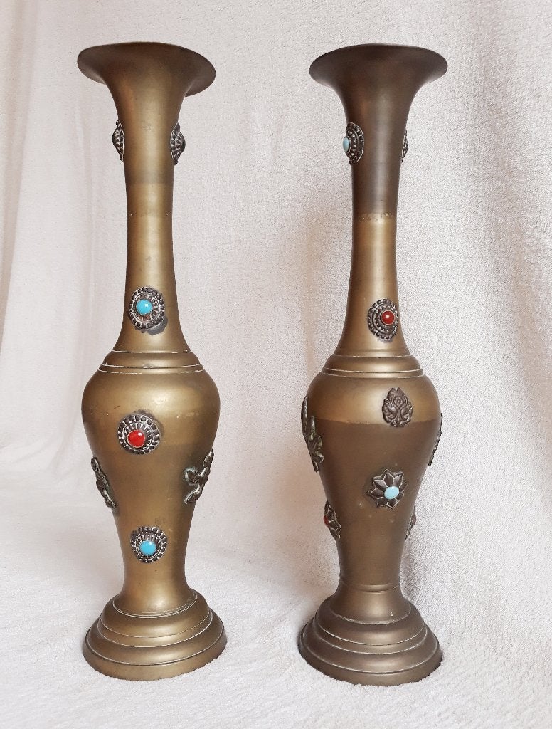 Vintage oosterse messing vazen met ingelegde stenen (36 cm), Antiek en Kunst, Ophalen
