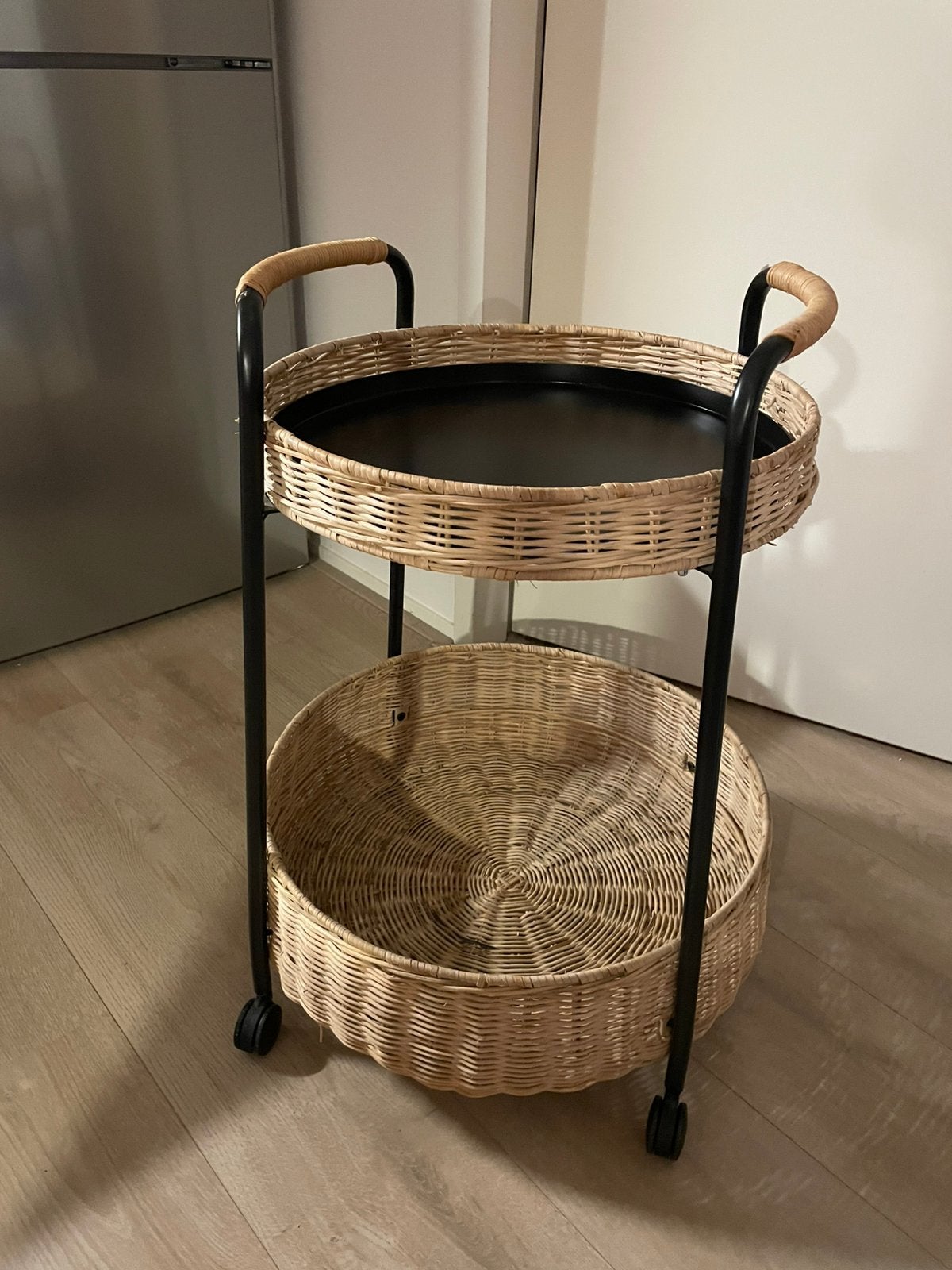 Bijzettafeltje op wieltjes, Huis en Inrichting, Ophalen, Trolley, Zo goed als nieuw, Verrijdbaar