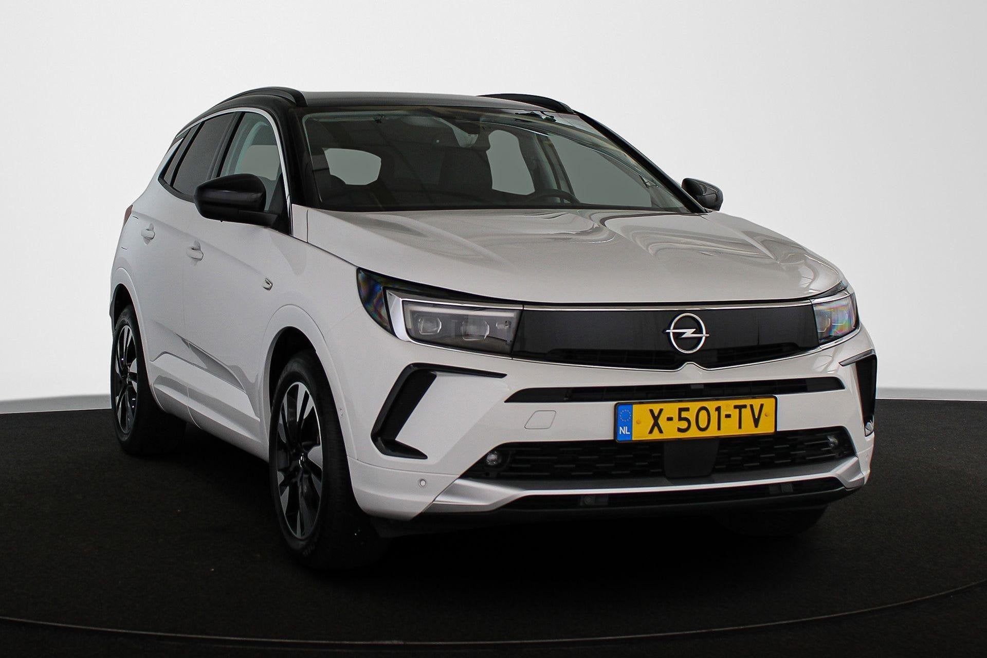 Opel Grandland 1.2 Turbo Level 3 Trekhaak Stuur/Stoelverwarm, Auto's, Gebruikt, 1199 cc, Leder en Stof, Wit