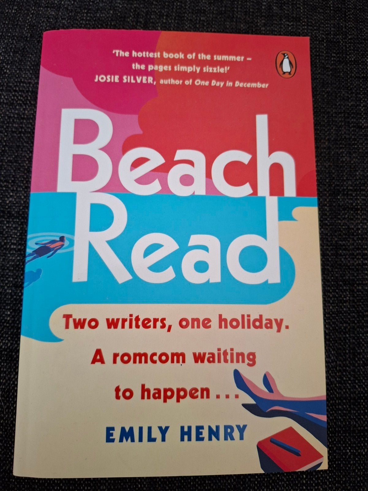 Emily Henry - Beach Read, Ophalen of Verzenden, Zo goed als nieuw, Emily Henry
