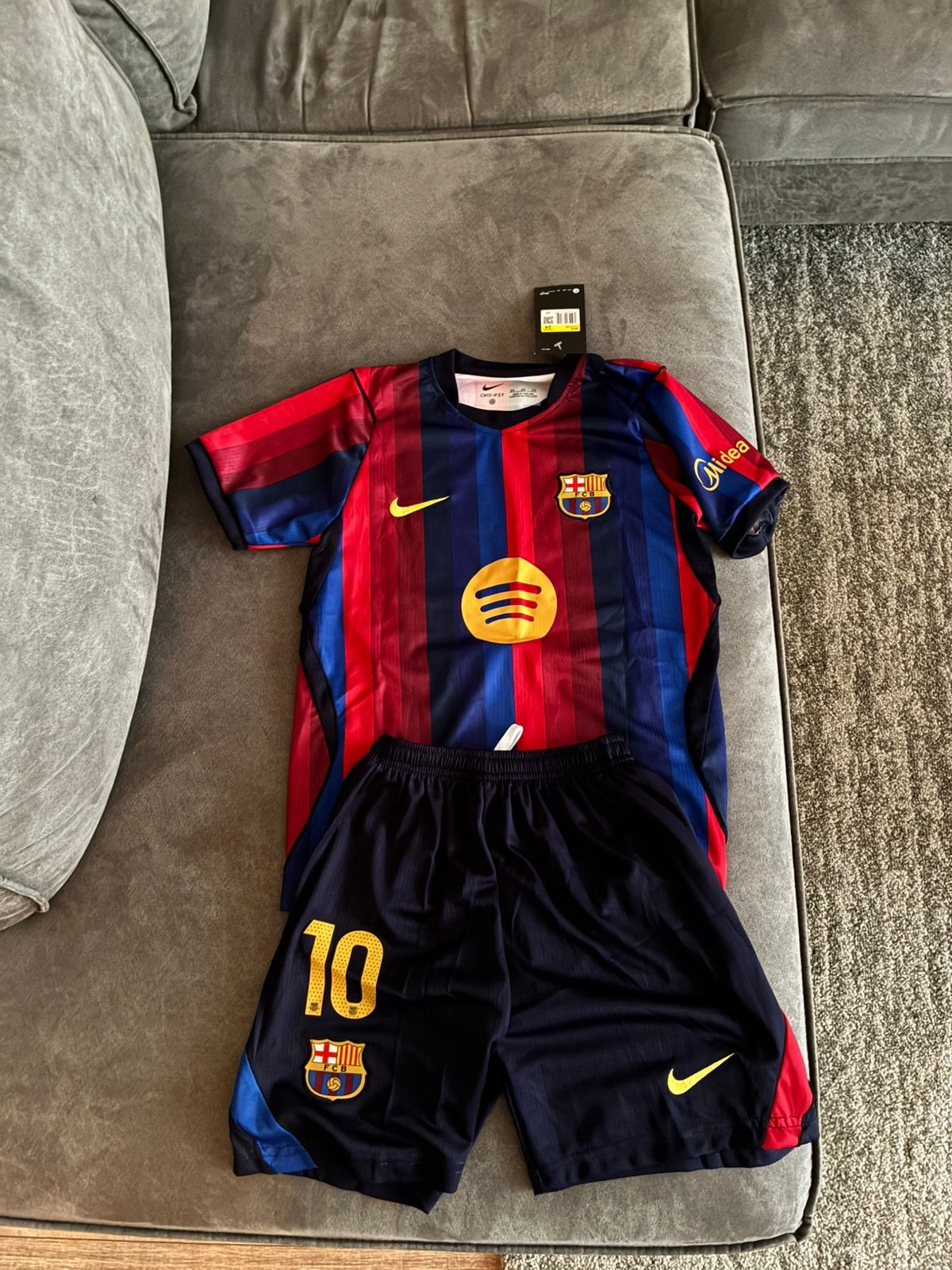 FC Barcelona kids set 26/27 maat 134/140, Maat XS of kleiner, Verzenden, Zo goed als nieuw