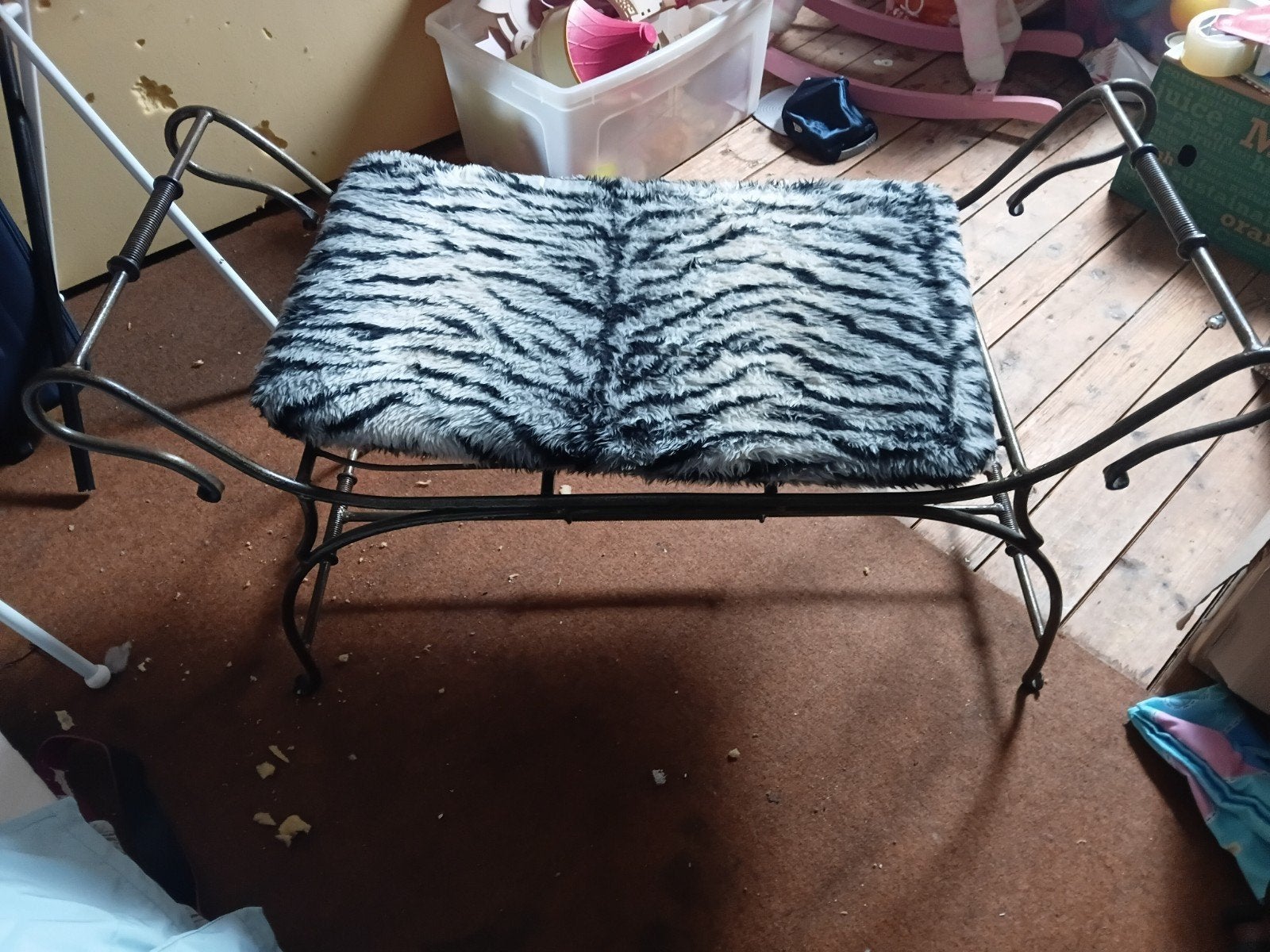 Metalen bankje met tijgerprint kussen, Ophalen, Gebruikt, Overige kleuren, Vintage, Decoratief, Modern