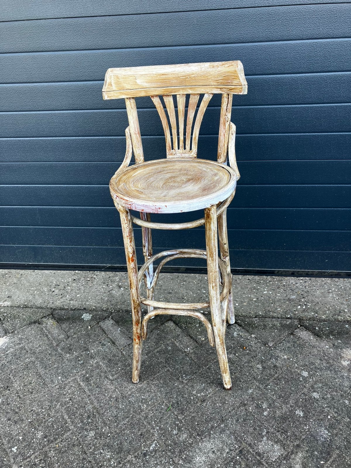 Fleurig geverfde thonet barstoel, Huis en Inrichting, Barkrukken, 1 kruk, Ophalen, Gebruikt, 60 tot 90 cm