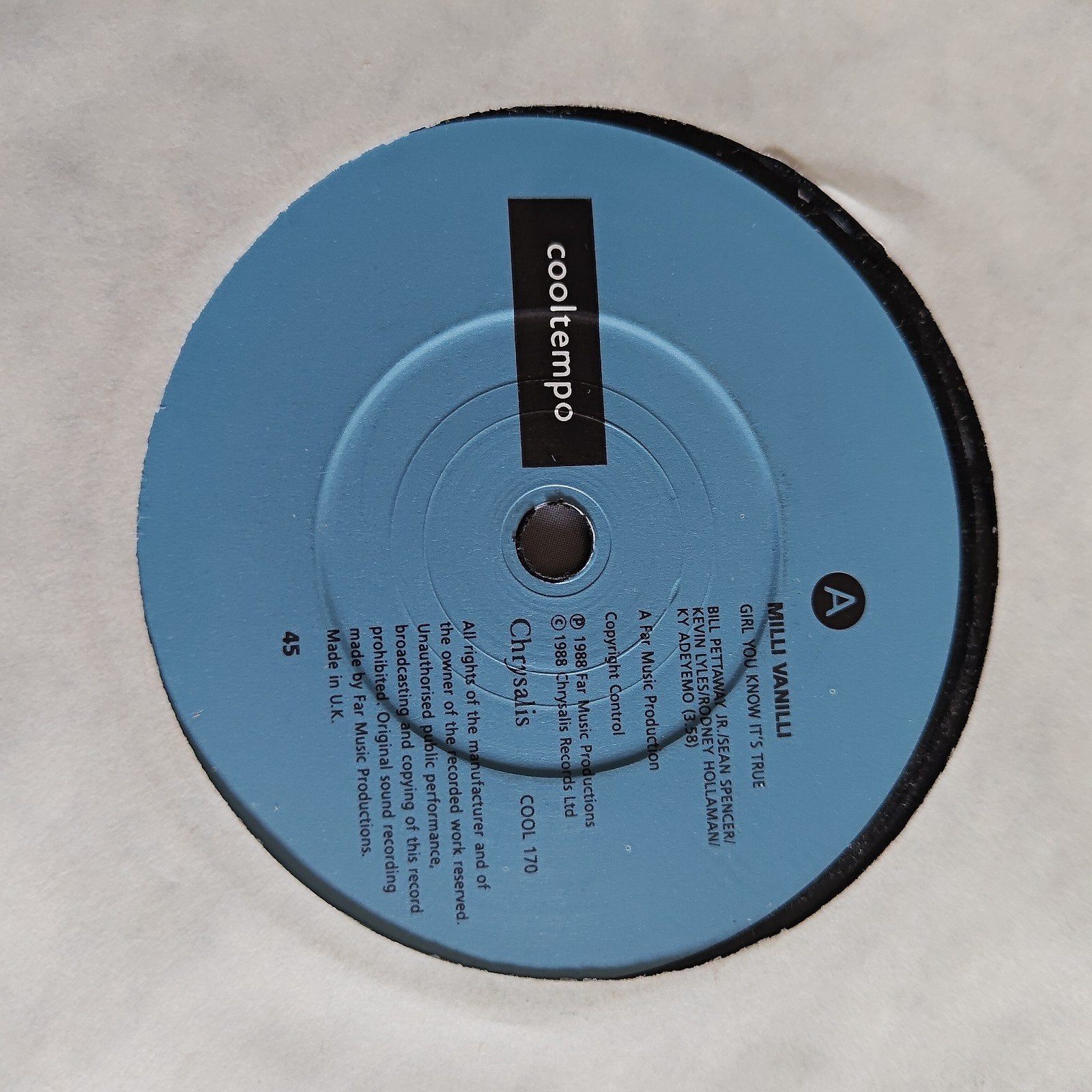 Milli Vanilli - Girl You Know It's True (1988 vinyl single), Gebruikt, 7 inch, Ophalen of Verzenden, Pop
