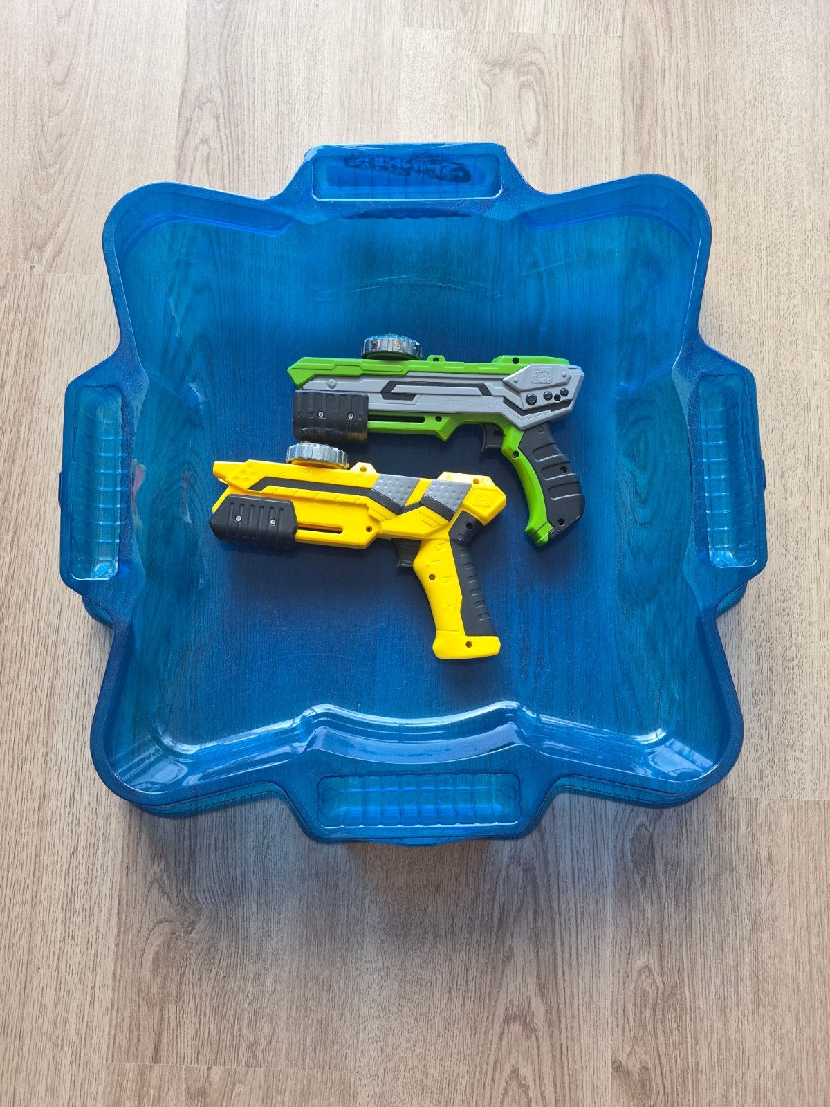 Spinner MAD Deluxe Battle Set - 2 blasters, 2 spinners, Ophalen, Zo goed als nieuw, Jongen of Meisje