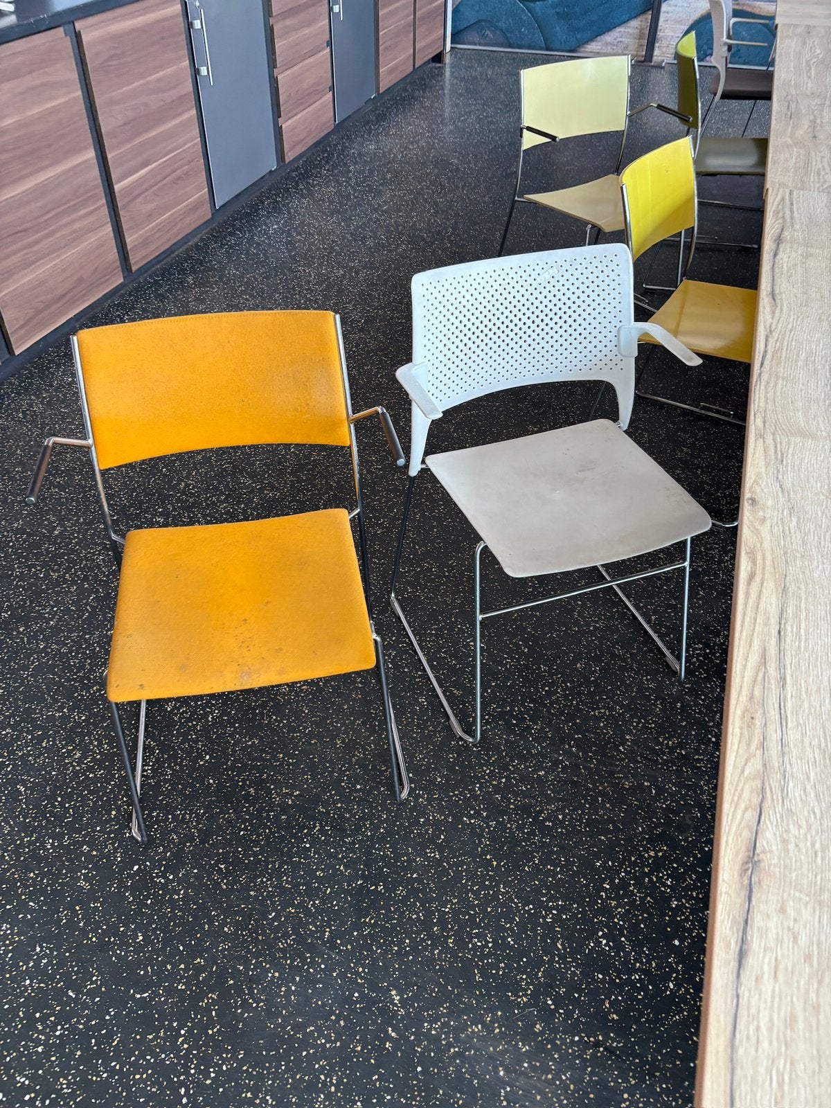 Stoelen, Ophalen, Zo goed als nieuw, Kunststof