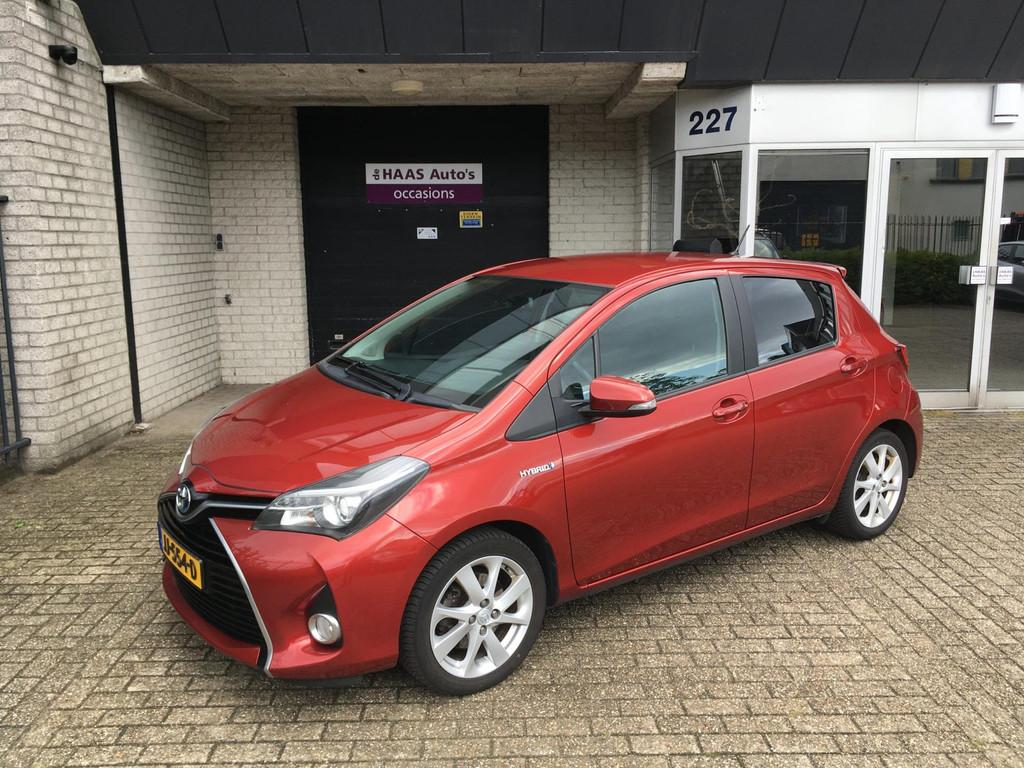 Toyota Yaris 1.5 Full Hybrid Dynamic / FACELIFT / APK 2027 !, Gebruikt, 4 cilinders, 49 €/maand, Bedrijf