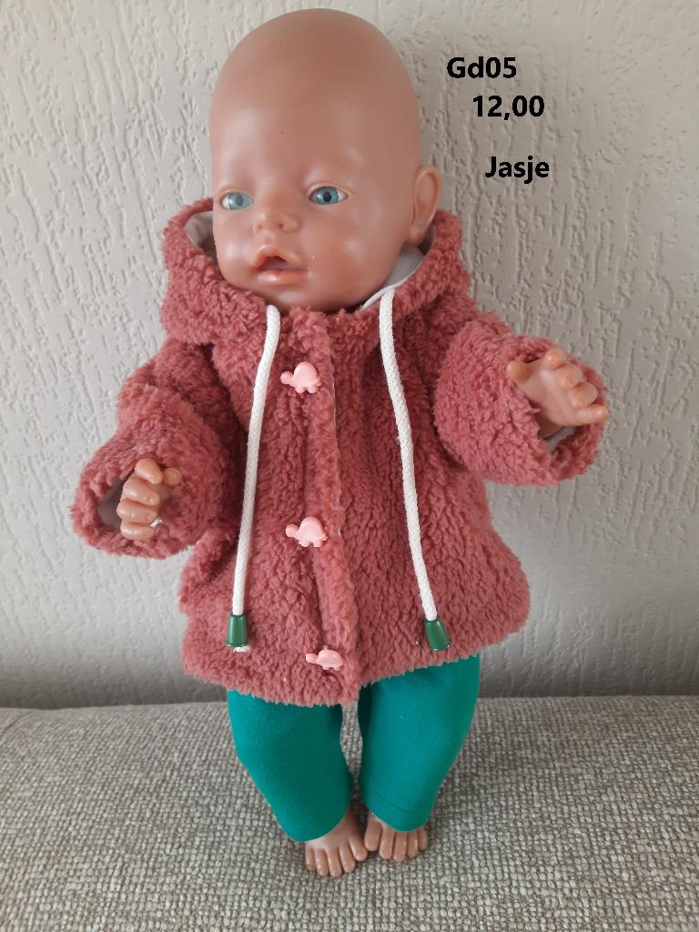 Poppenkleertjes baby born. Teddy jasje. Opbrengst KiKa., Ophalen, Nieuw, Babypop