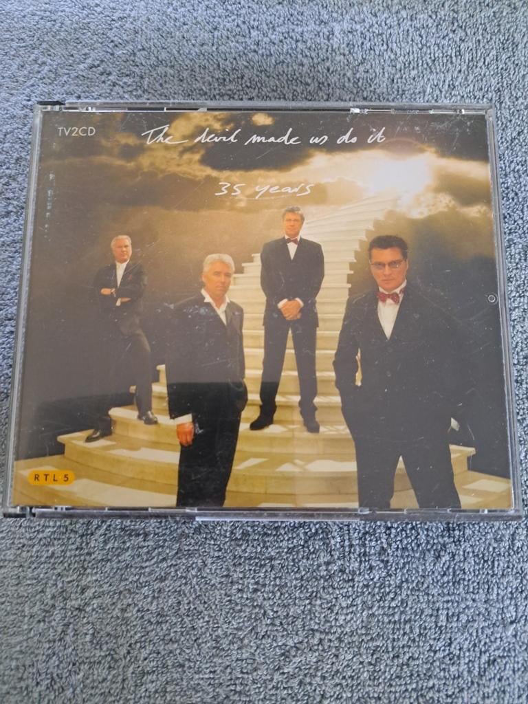Golden Earring - The Devil Made Us Do It - 35 Years (2CD), Ophalen of Verzenden, Zo goed als nieuw, Poprock
