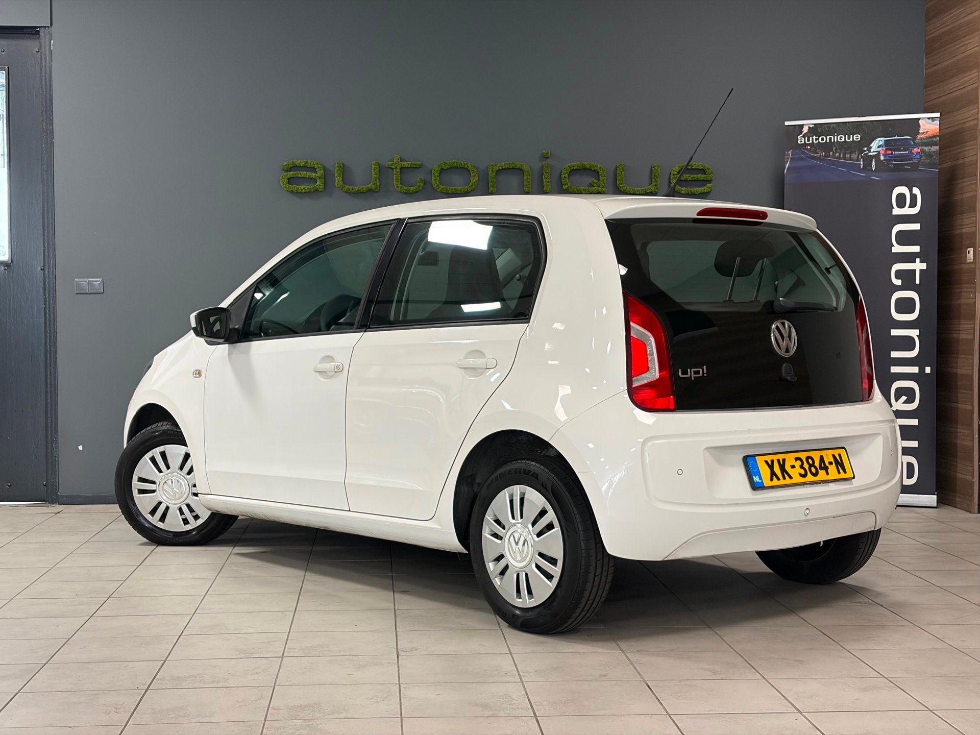 Foto 6 van Volkswagen Up! 1.0 high up! automaat airco/cruise