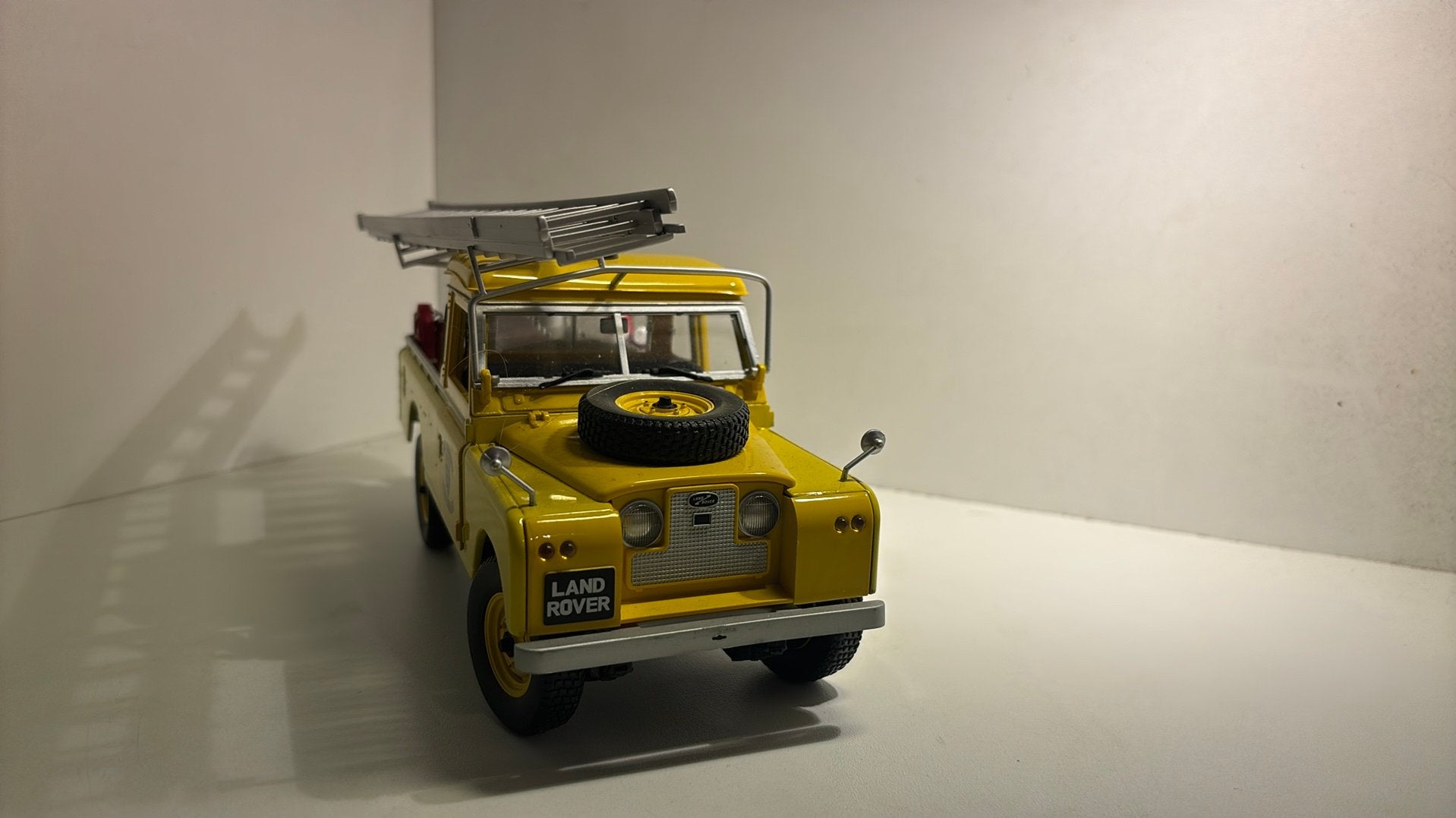 Land rover serie 2 fire brigade universal hobbies 1.18, Ophalen of Verzenden, A, A, A